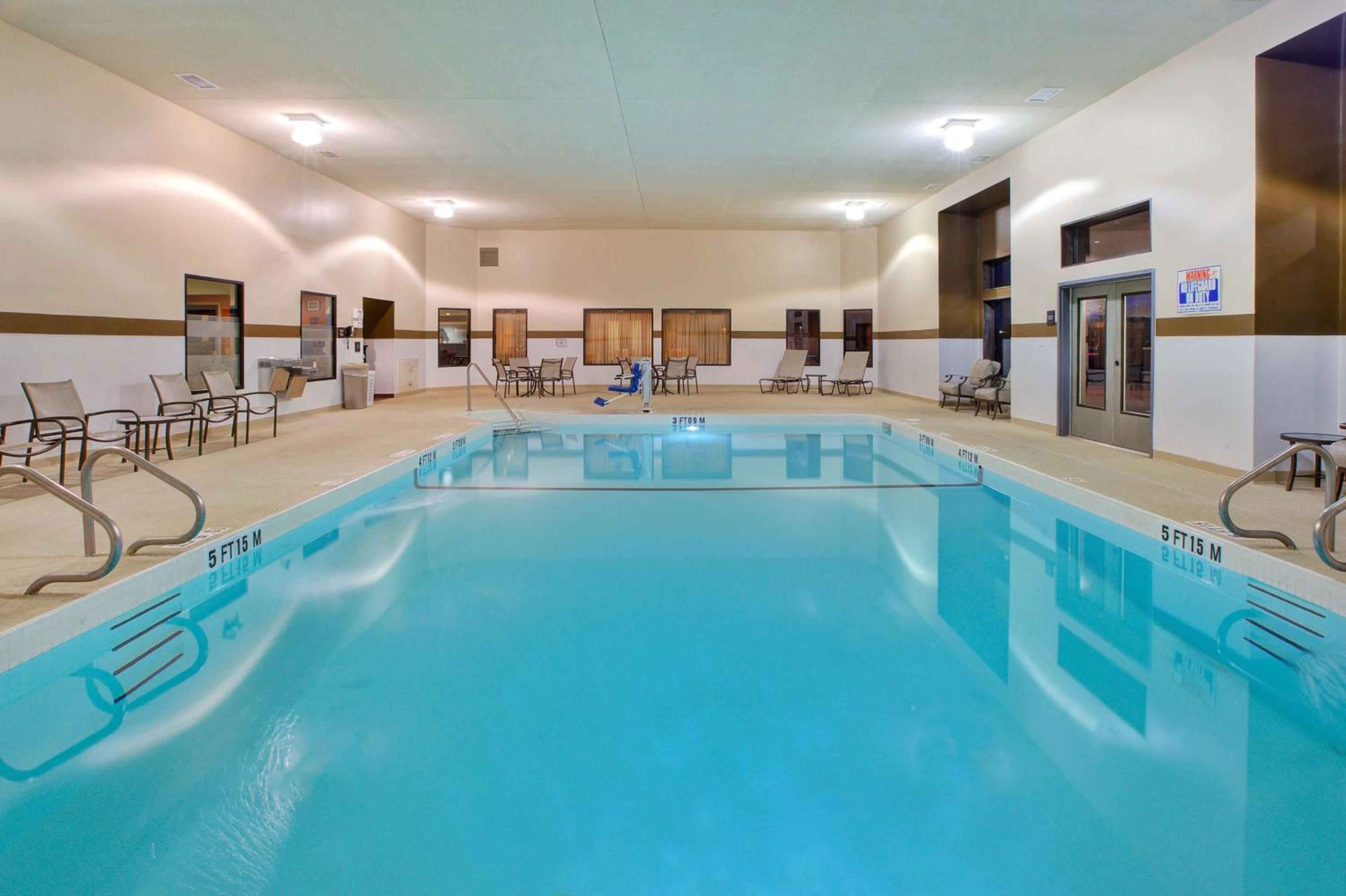 Gaylord Vacations - Hampton Inn Gaylord - Property Image 4