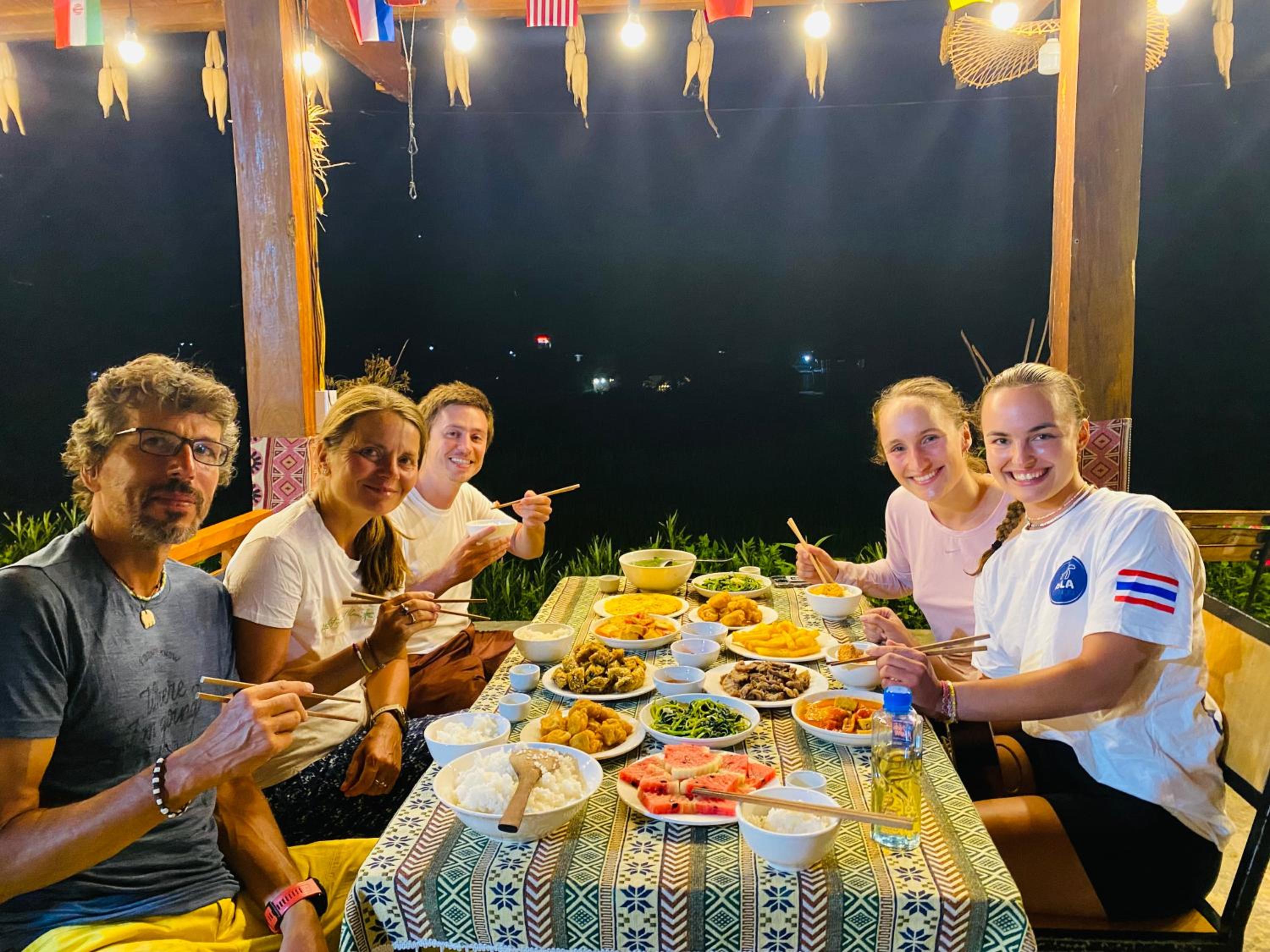 Du Gia Field View Homestay
