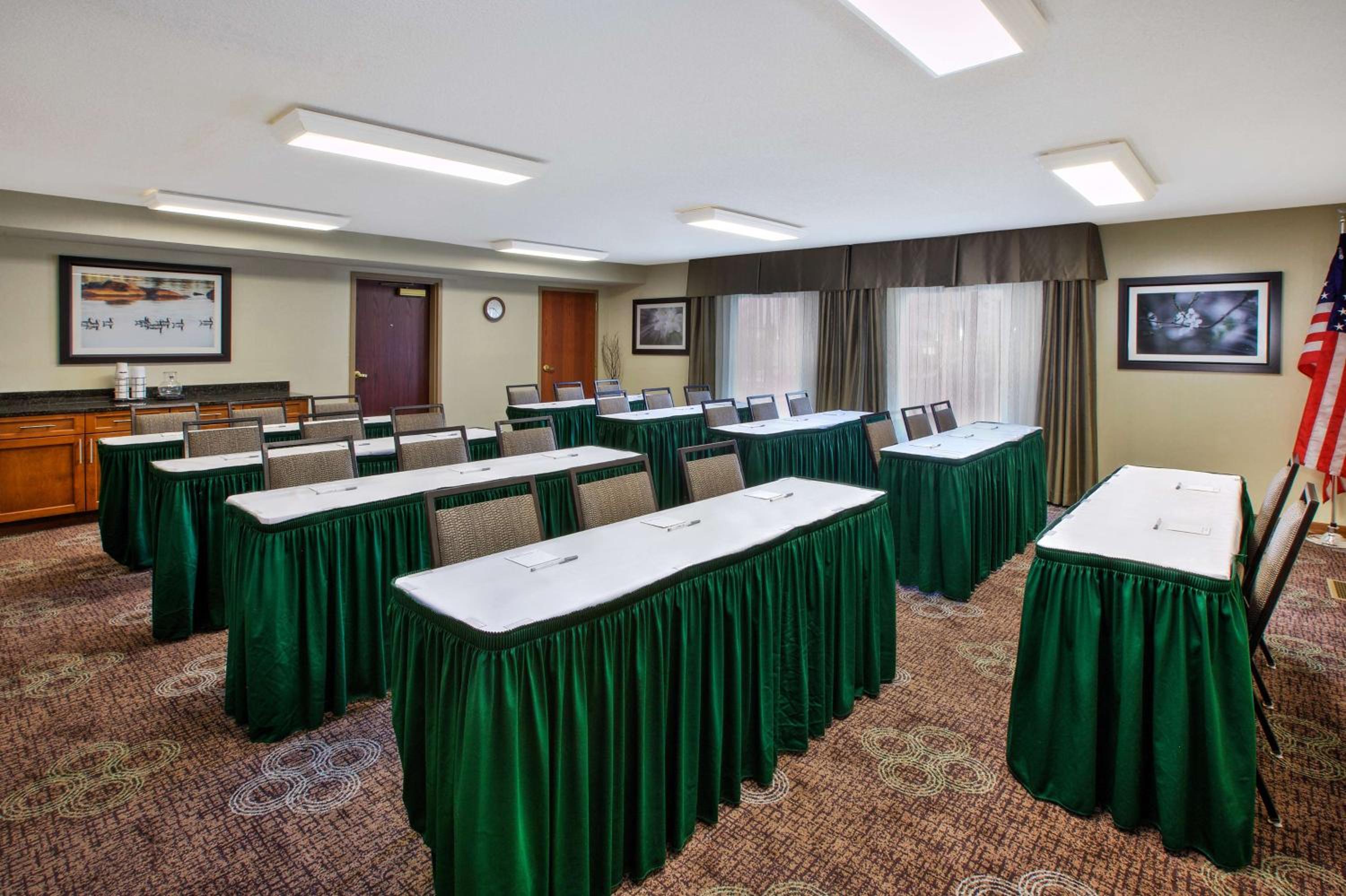 Gaylord Vacations - Hampton Inn Gaylord - Property Image 4
