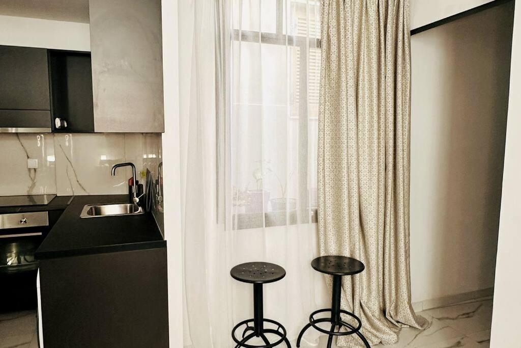Atelier, an athenian apartment
