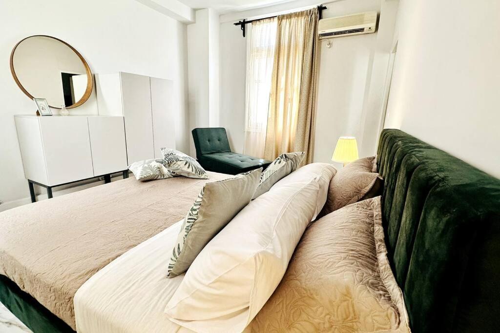 Atelier, an athenian apartment