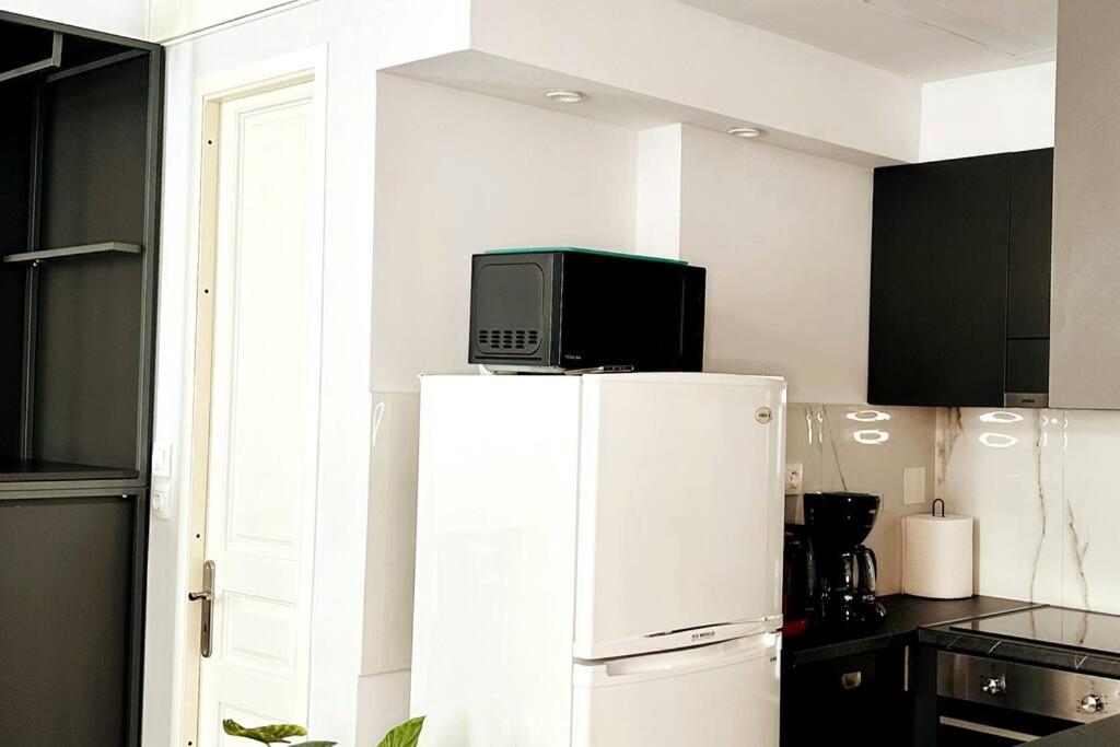 Atelier, an athenian apartment