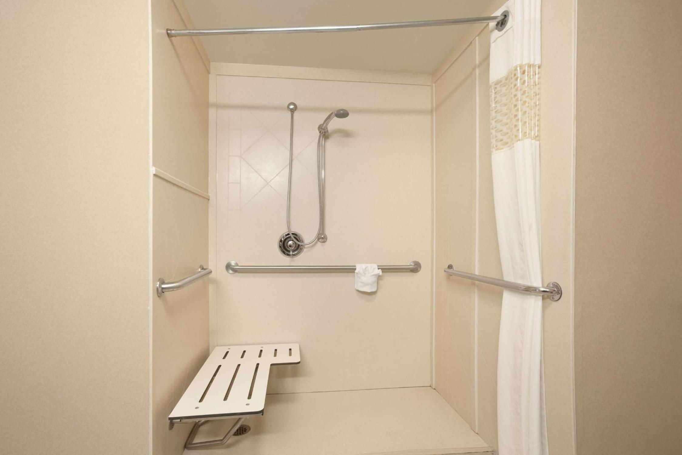 Sheridan Vacations - Hampton Inn Sheridan - Property Image 2