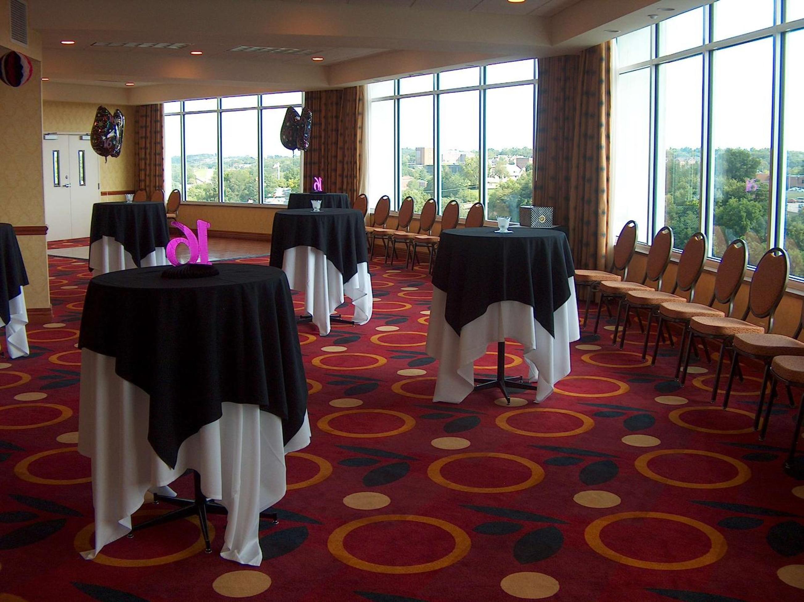 Jefferson City Vacations - DoubleTree by Hilton Jefferson City - Property Image 8