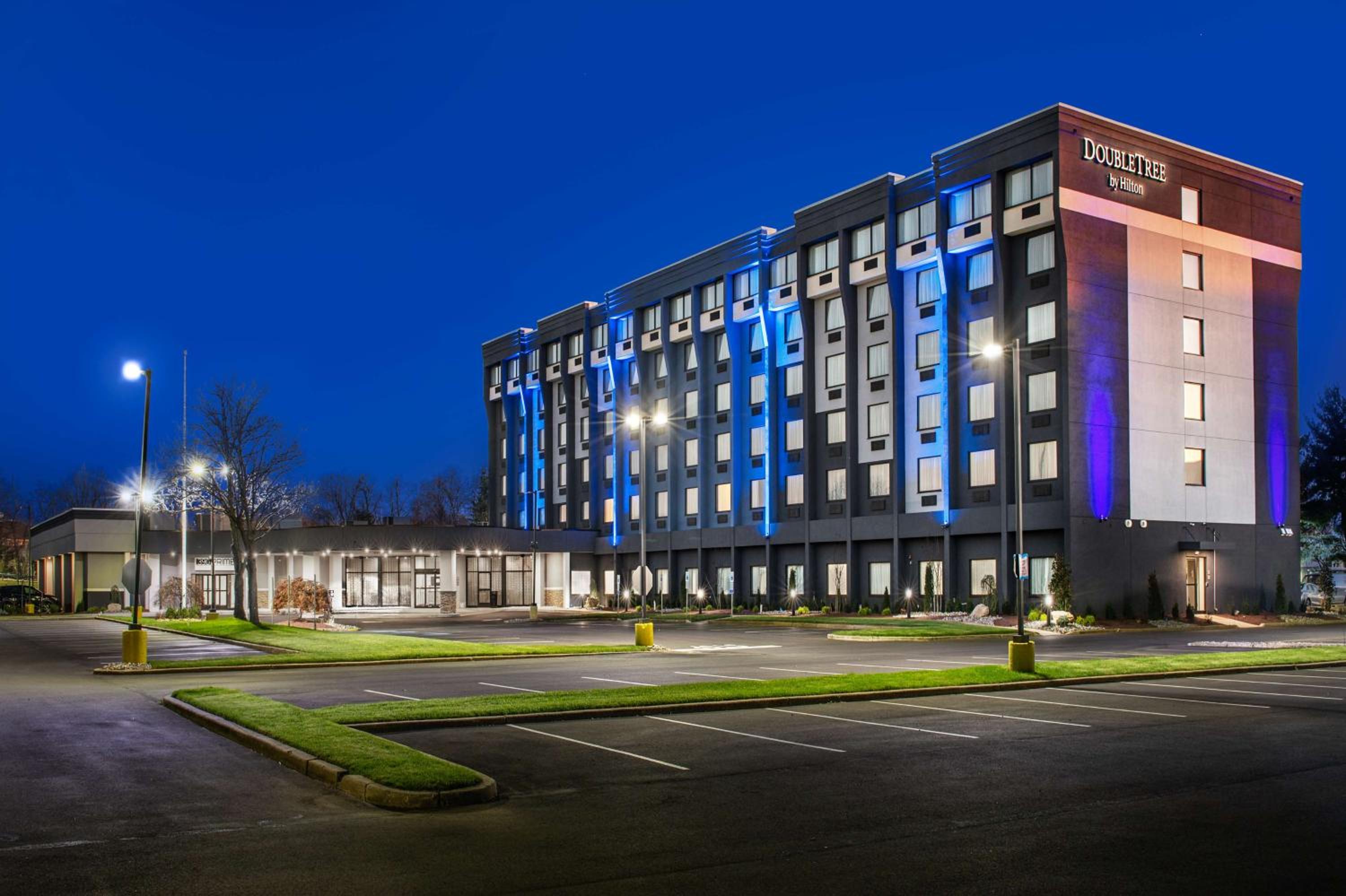 Hotel DoubleTree by Hilton Monroe Township Cranbury - Image 1