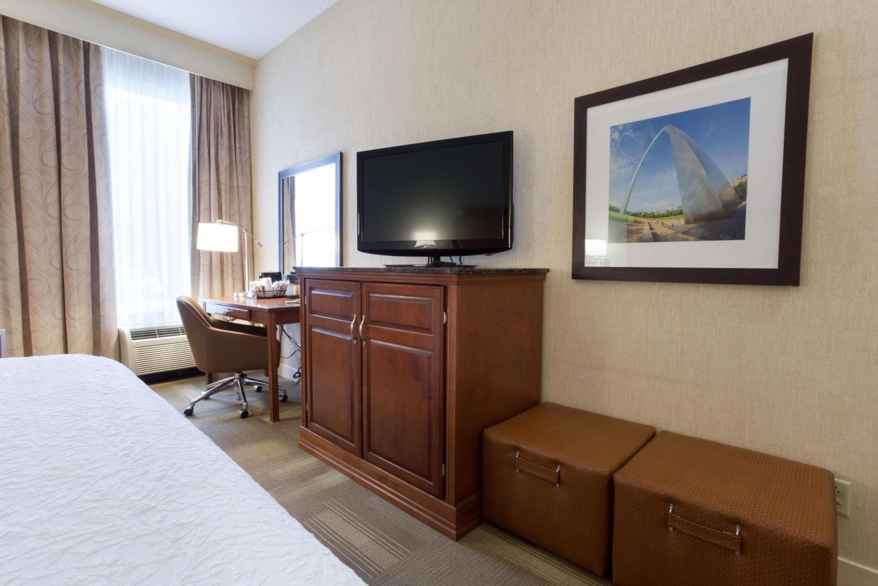 Hampton Inn St. Louis Southwest - Property Image 12