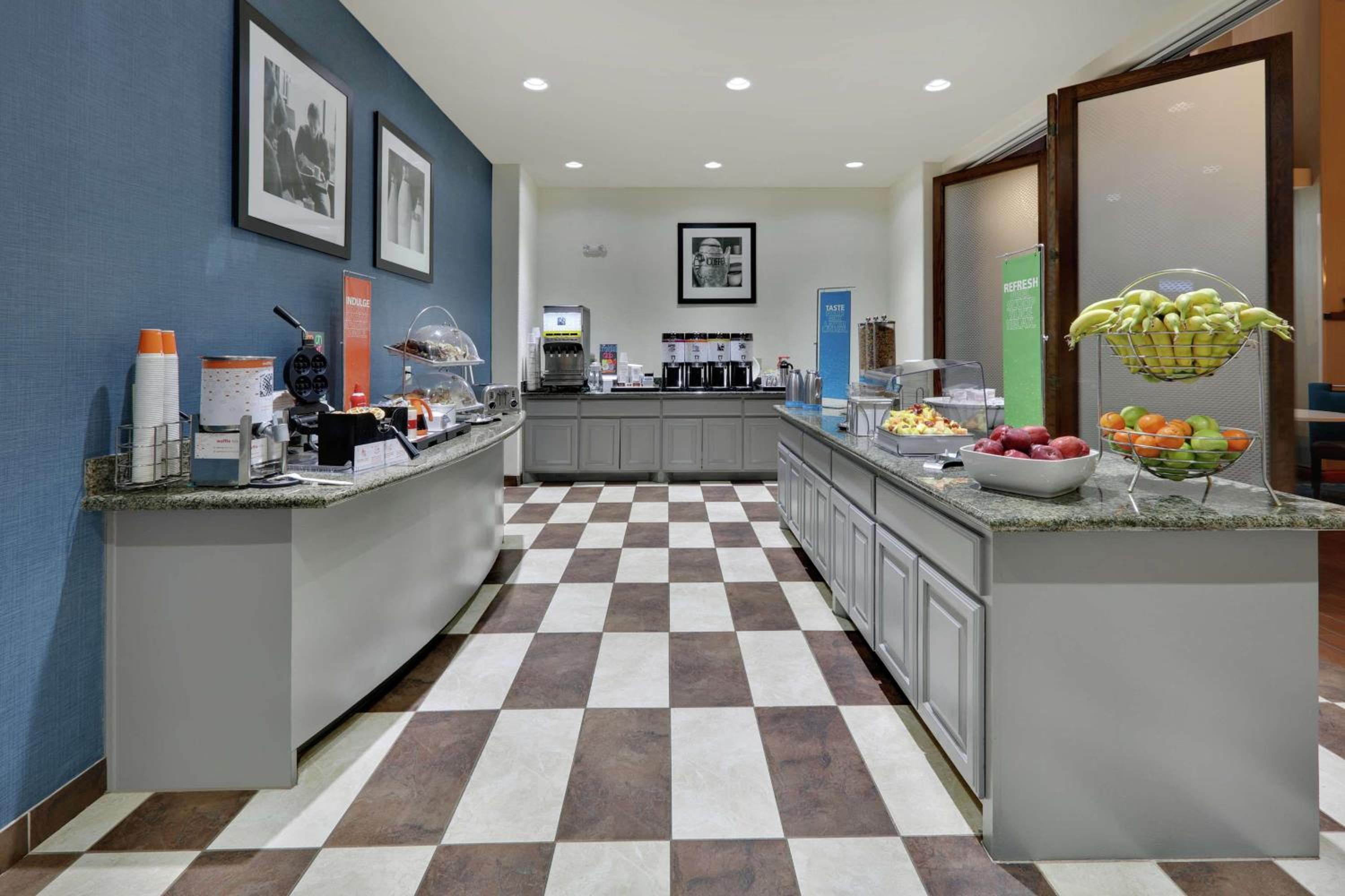 Childress Vacations - Hampton Inn  Suites Childress - Property Image 5