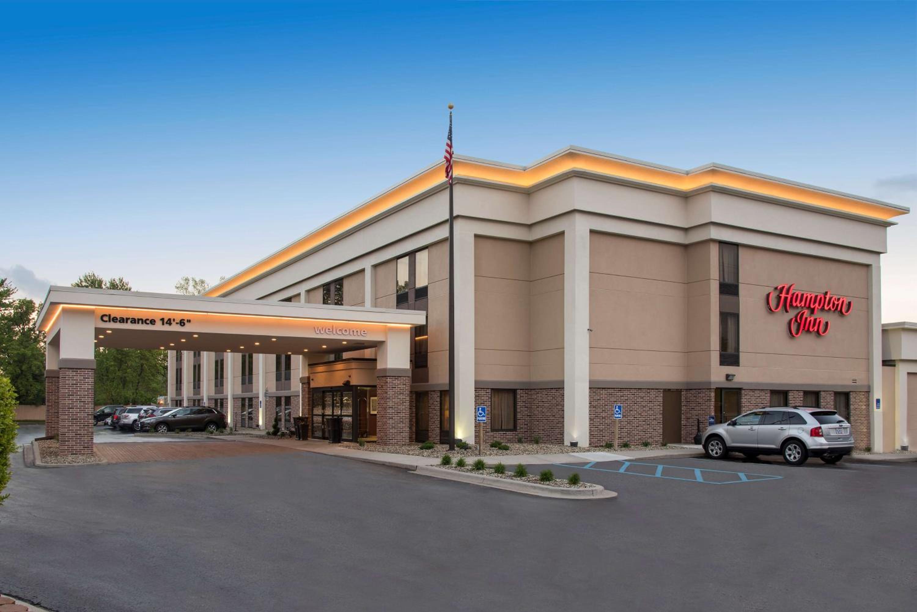 Port Huron Vacations - Hampton Inn Port Huron - Property Image 1