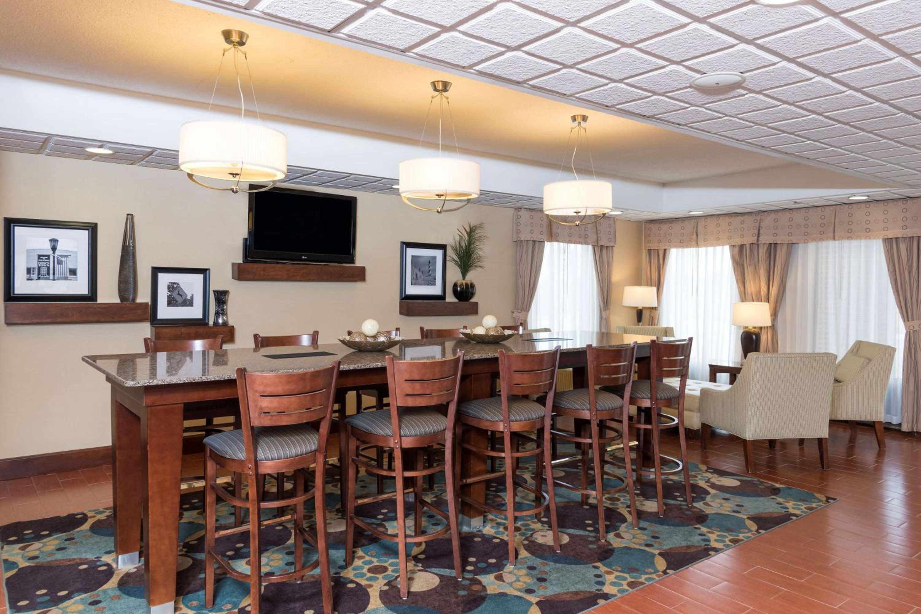 Port Huron Vacations - Hampton Inn Port Huron - Property Image 2