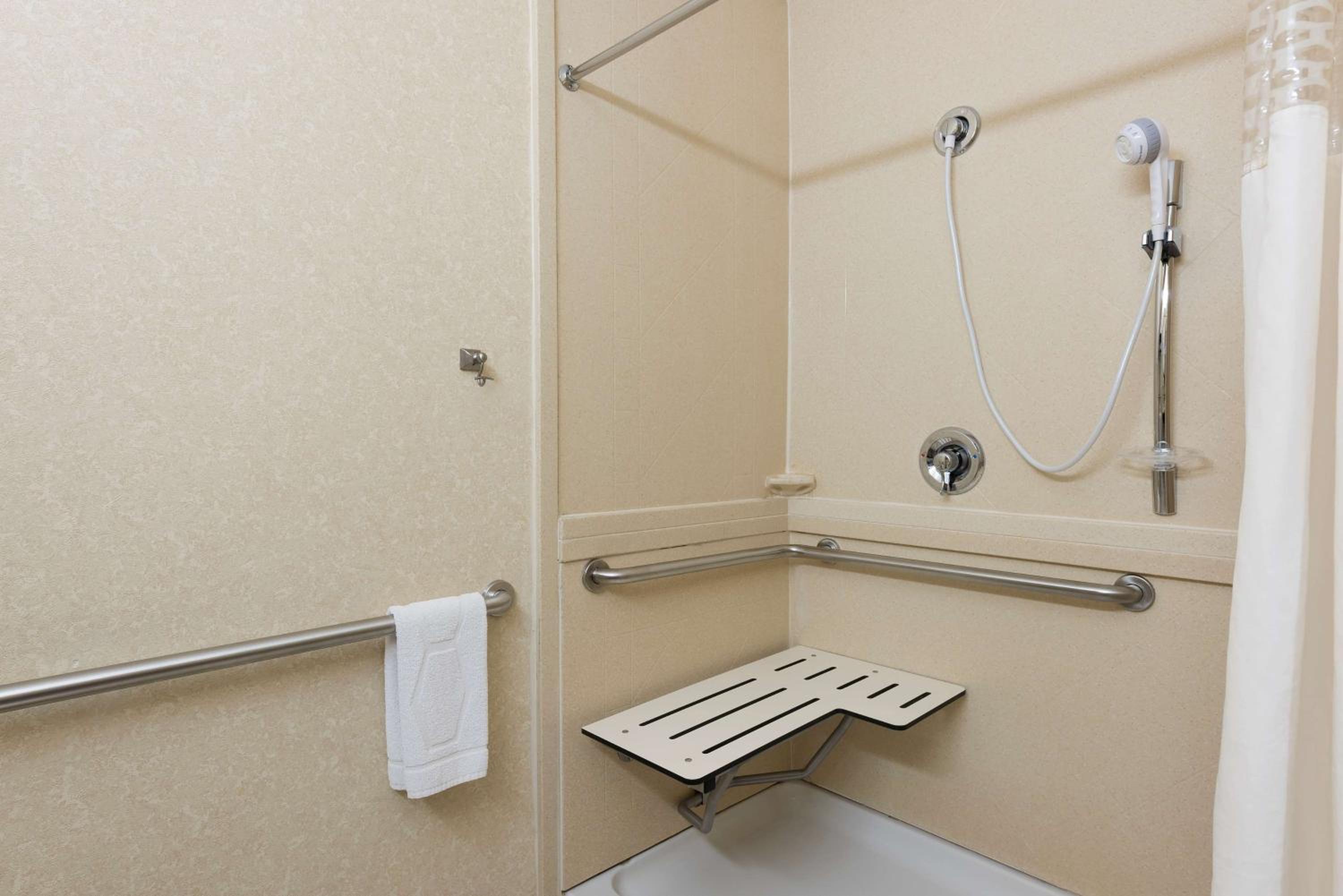 Port Huron Vacations - Hampton Inn Port Huron - Property Image 12