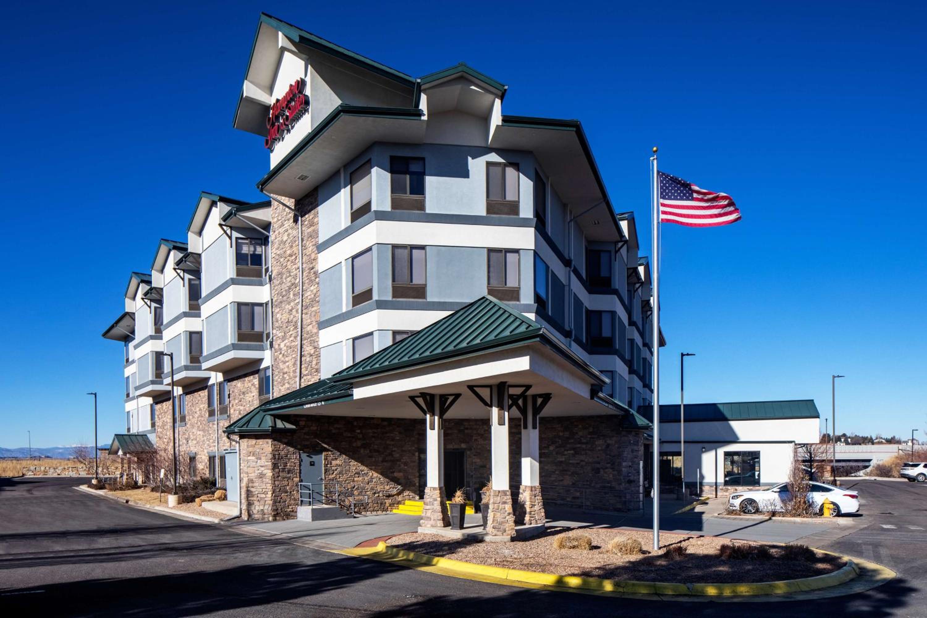 Hotel Hampton Inn & Suites Parker - Image 1