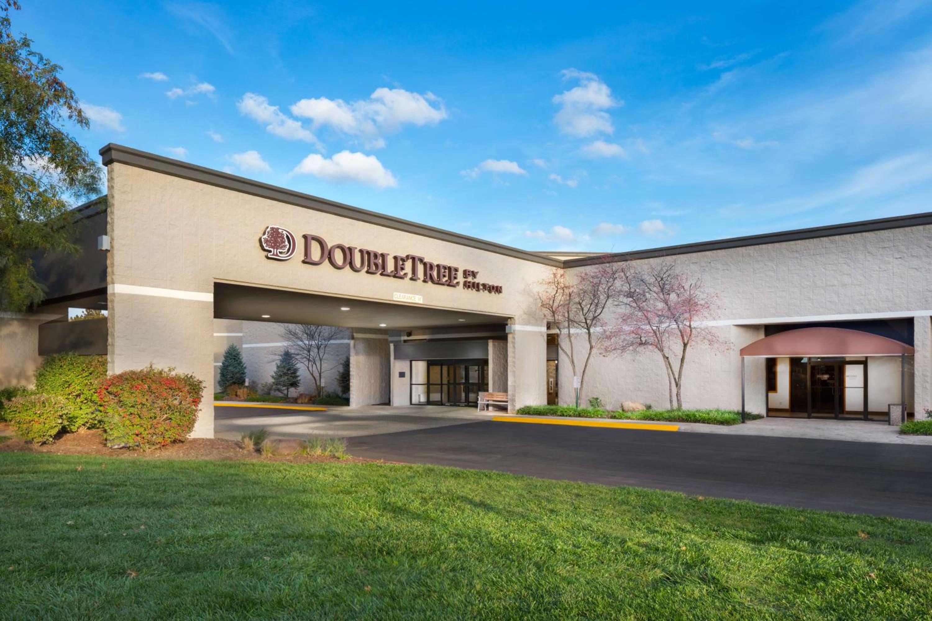Lawrence Vacations - DoubleTree by Hilton Lawrence - Property Image 1
