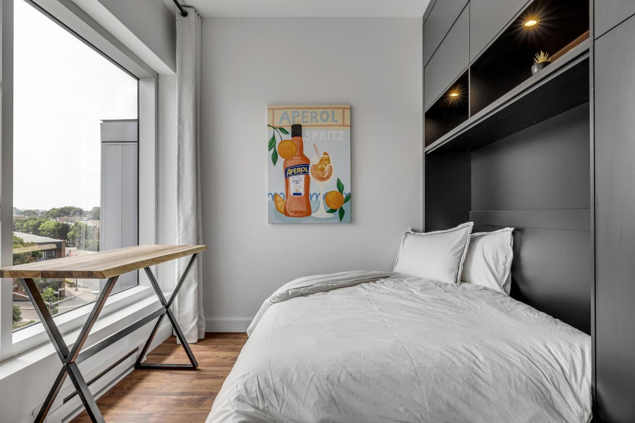 Initial / Spritz / Downtown Qc +STAT