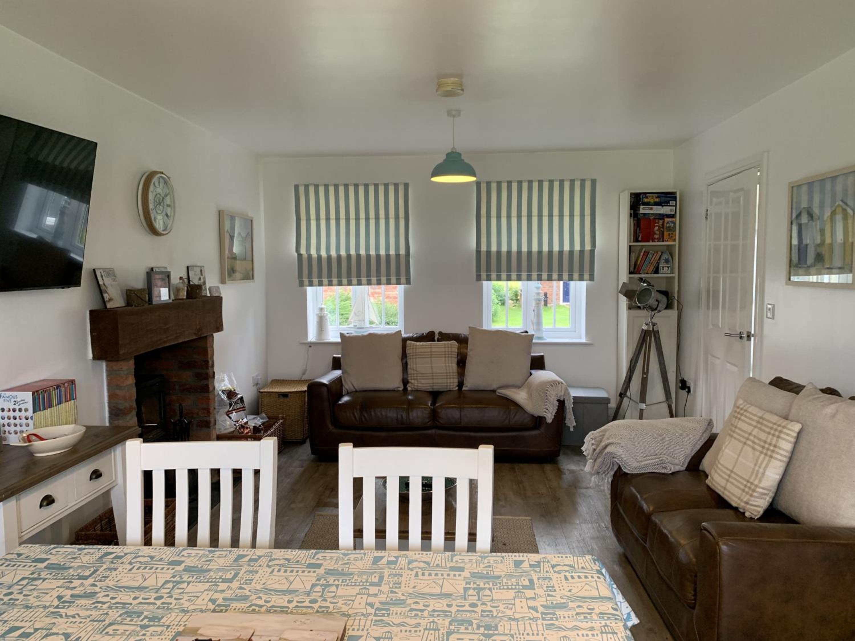 Sea Urchins, The Bay, 2 bedrooms with ensuites, balcony with sea view, parking, 2 dogs welcome view 4