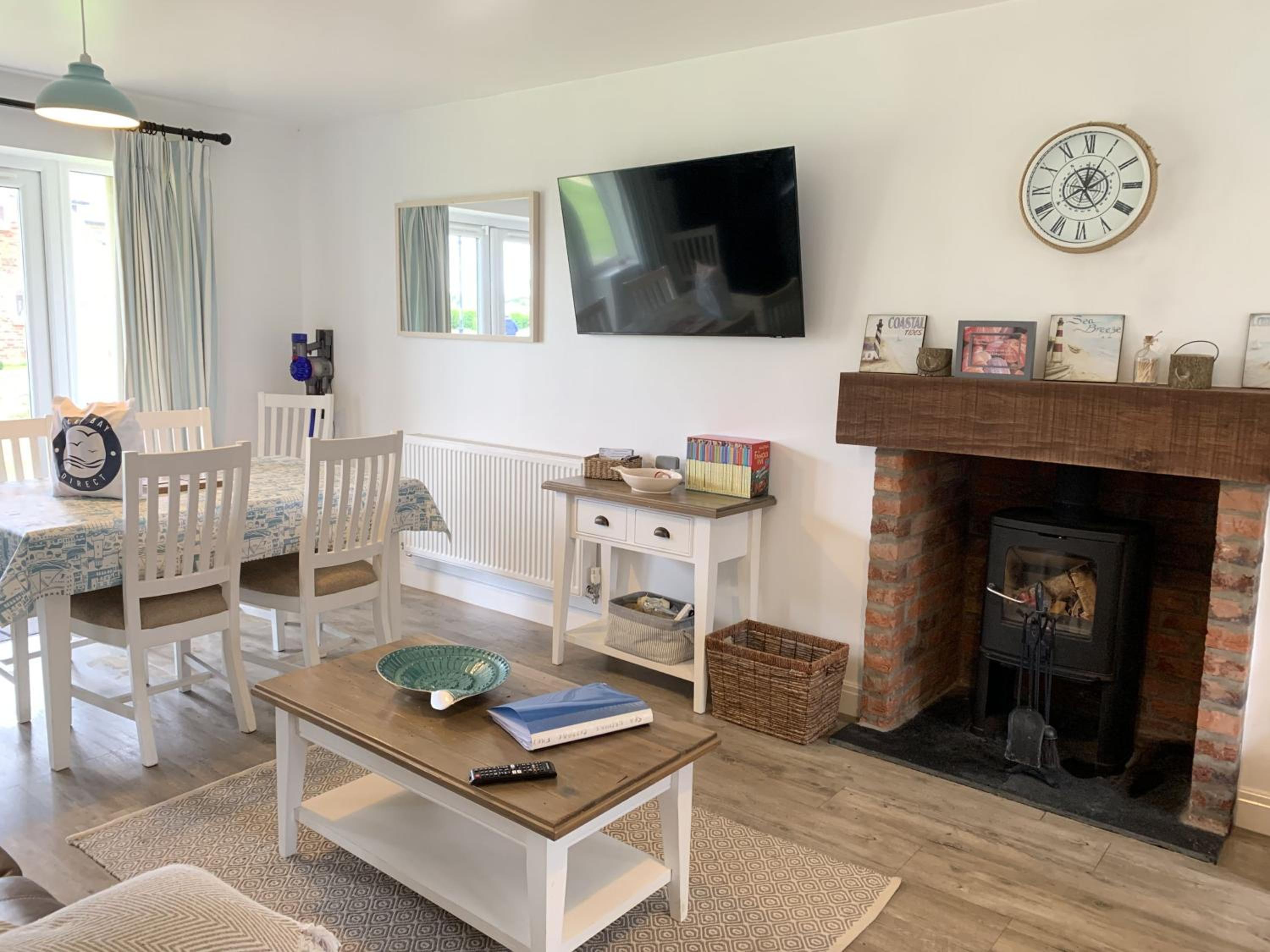 Sea Urchins, The Bay, 2 bedrooms with ensuites, balcony with sea view, parking, 2 dogs welcome view 5