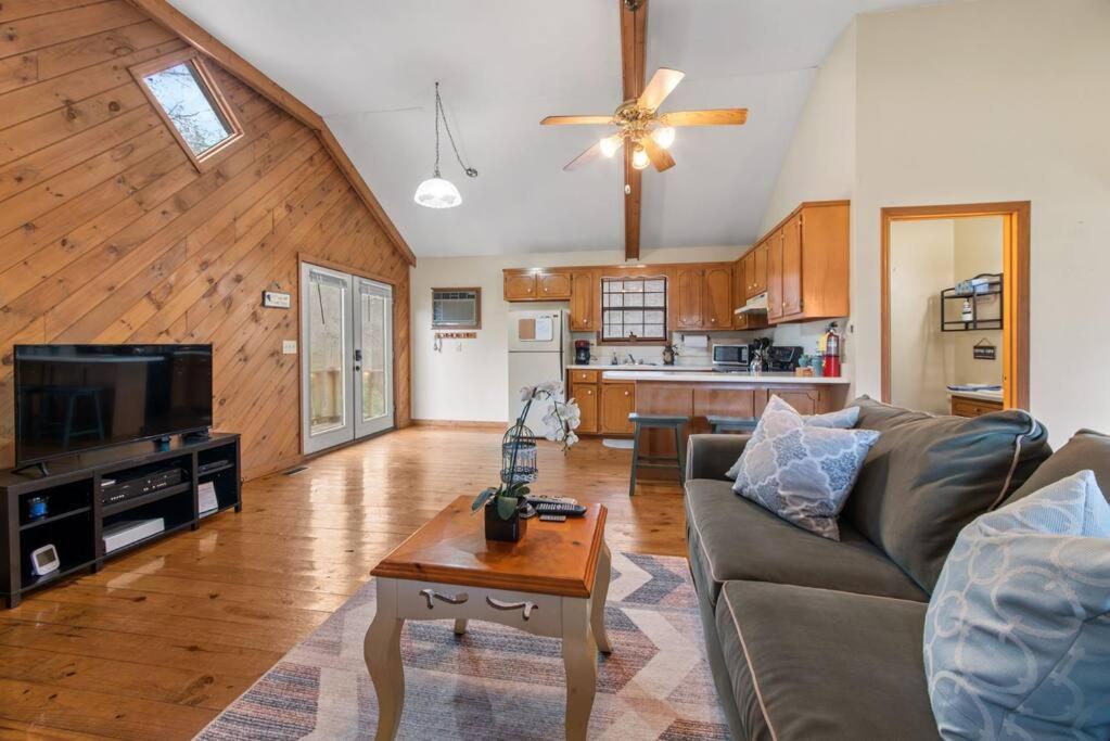 Luxury Cabin w/ Jacuzzi-Fireplace & Amazing View - Heidi view 4