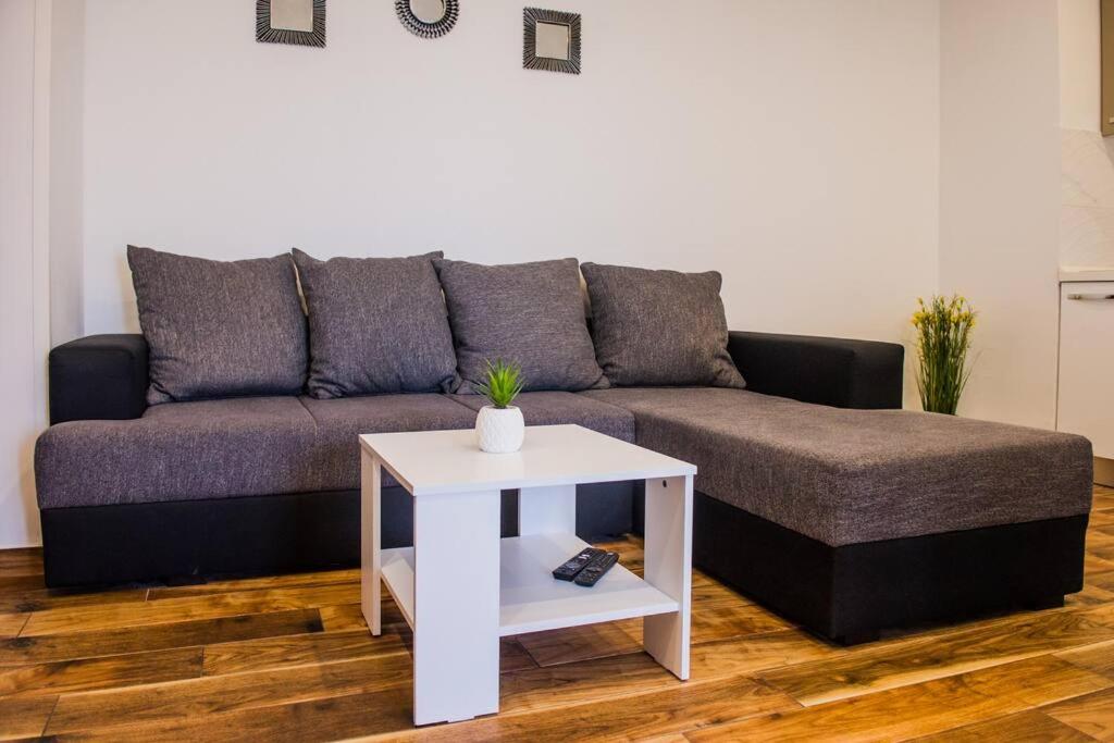 Apartment Faith