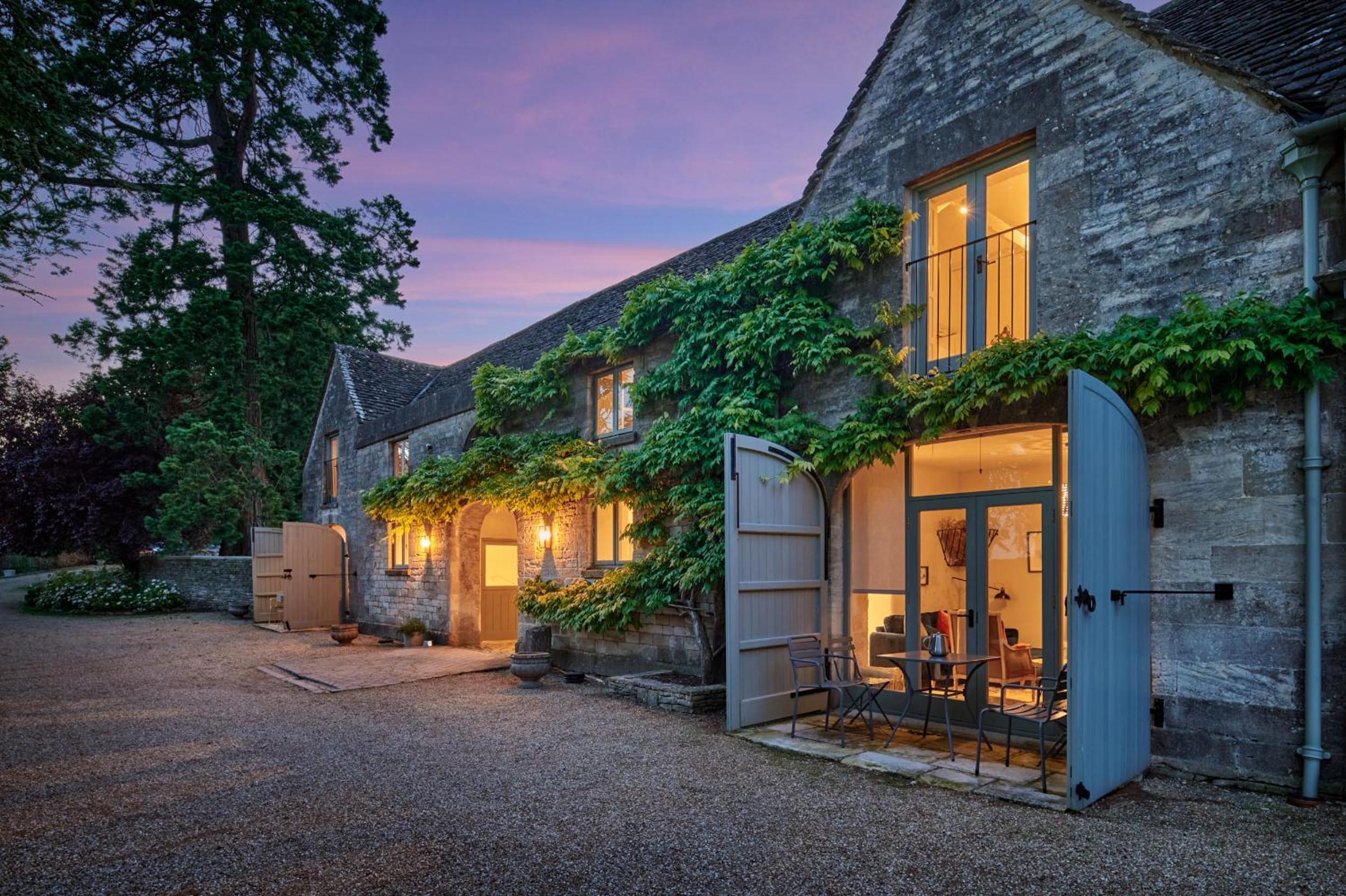Lammas Retreat in Minchinhampton view 2