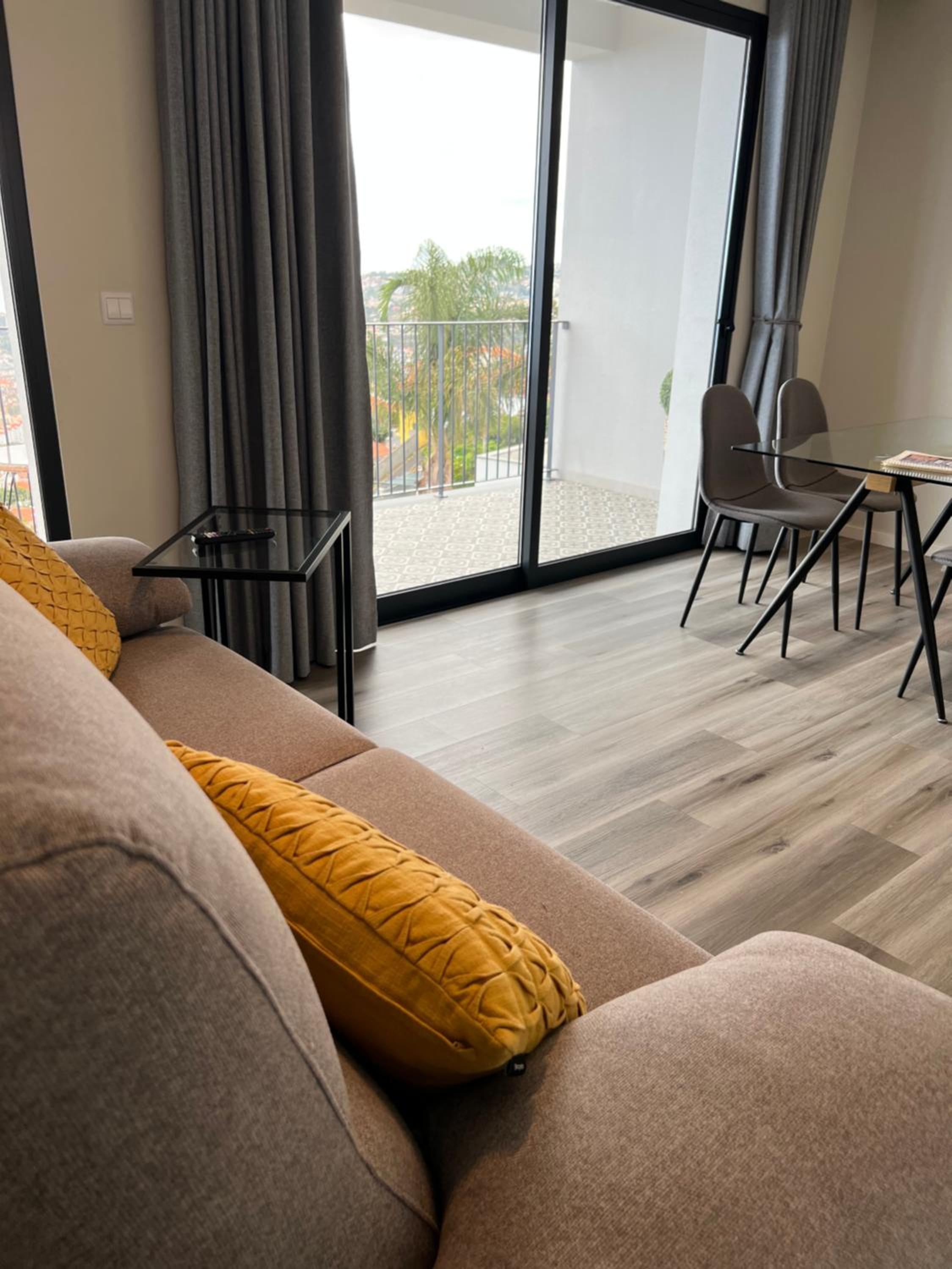 Dona I Apartments at Botanical Garden view 5