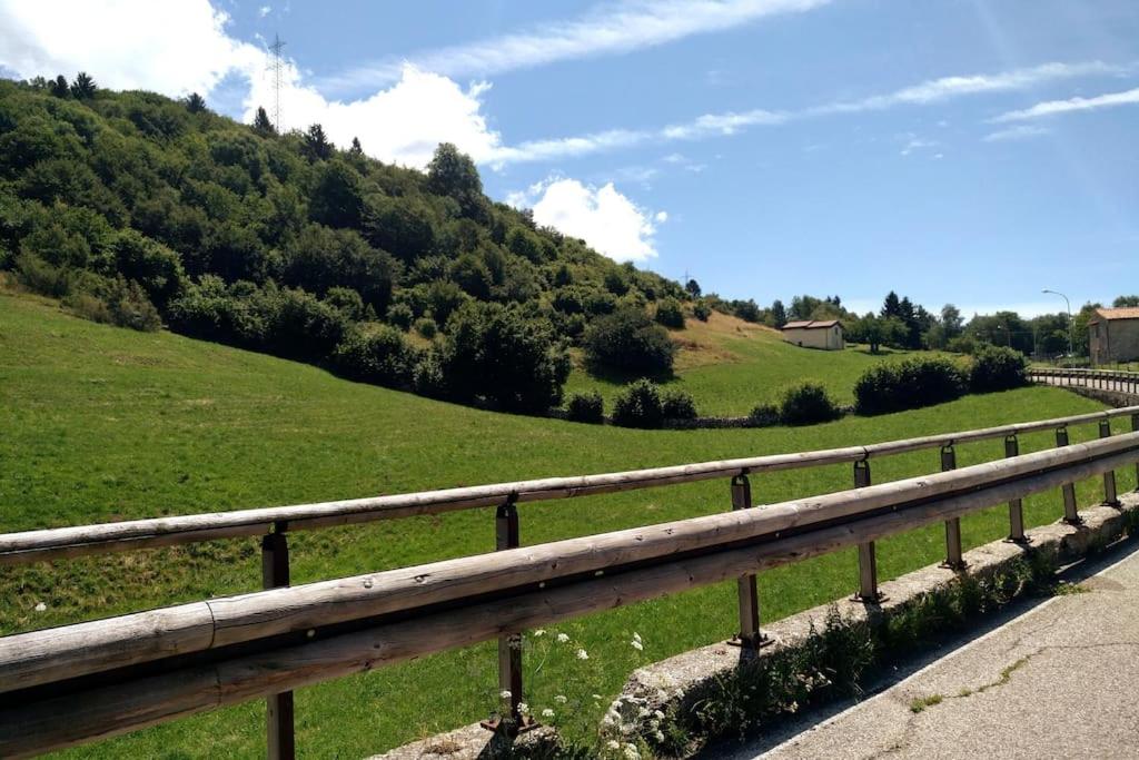 Villa Prada bellezza tra pascoli e lago di Garda