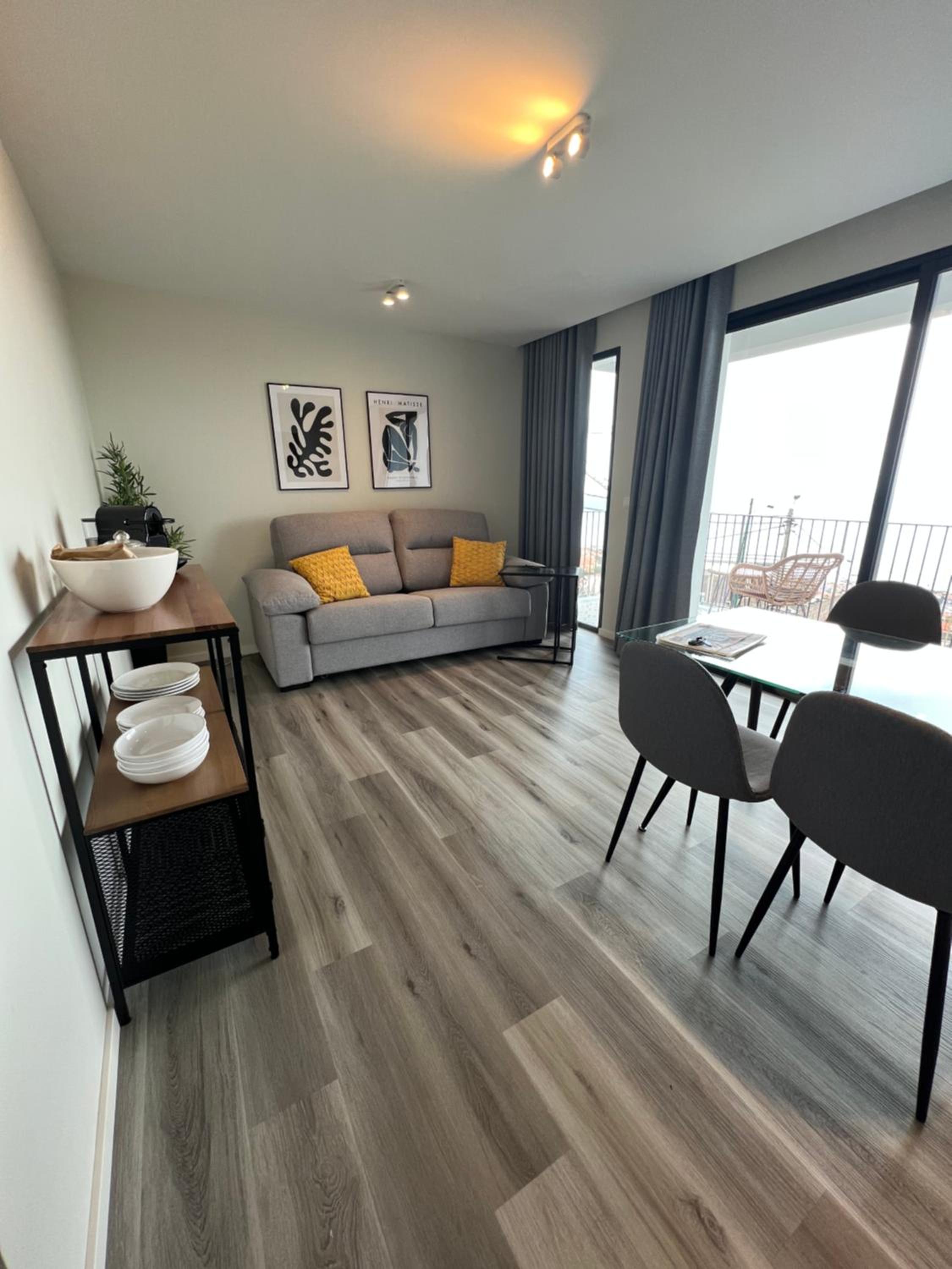 Dona I Apartments at Botanical Garden view 2