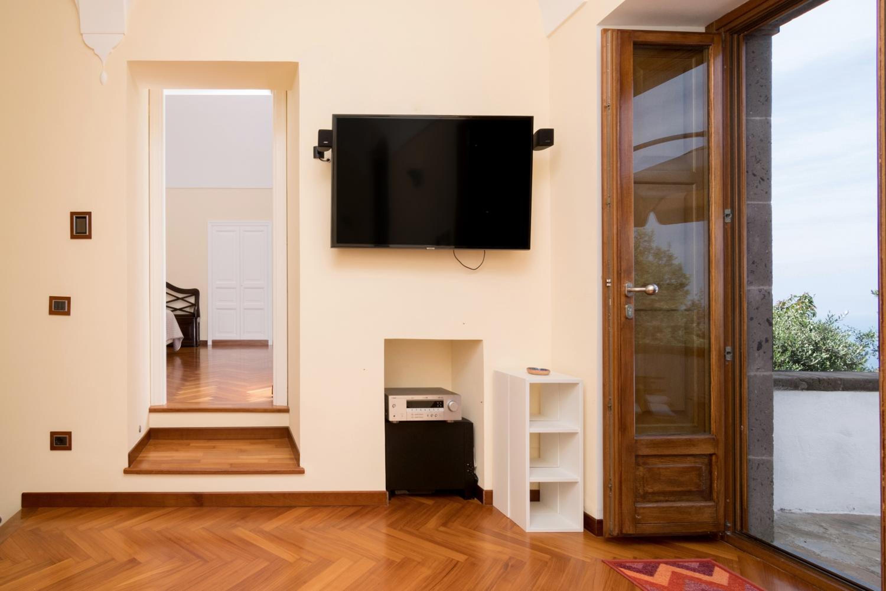 La finestra su Capri photo 5