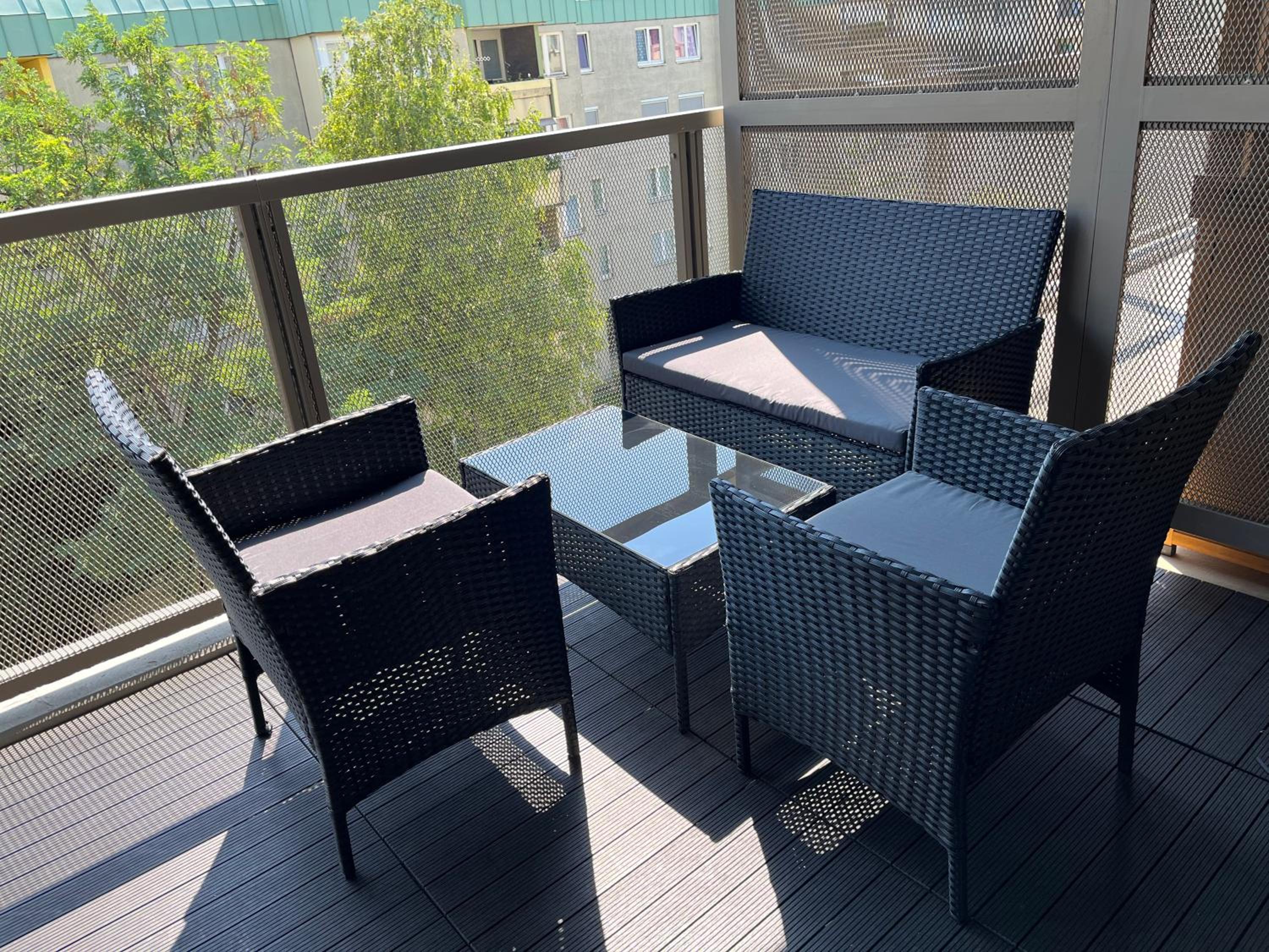 New, quiet flat next to U1, VIC, shopping mall,...