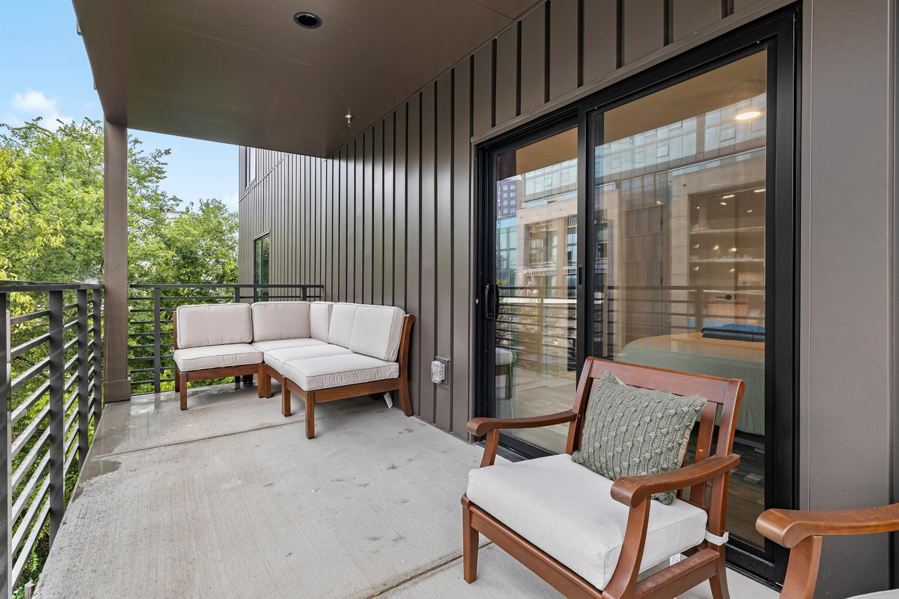 Photograph supplied for Downtown Nashville Pool, Gym + Skyline Views Walk to Bridgestone