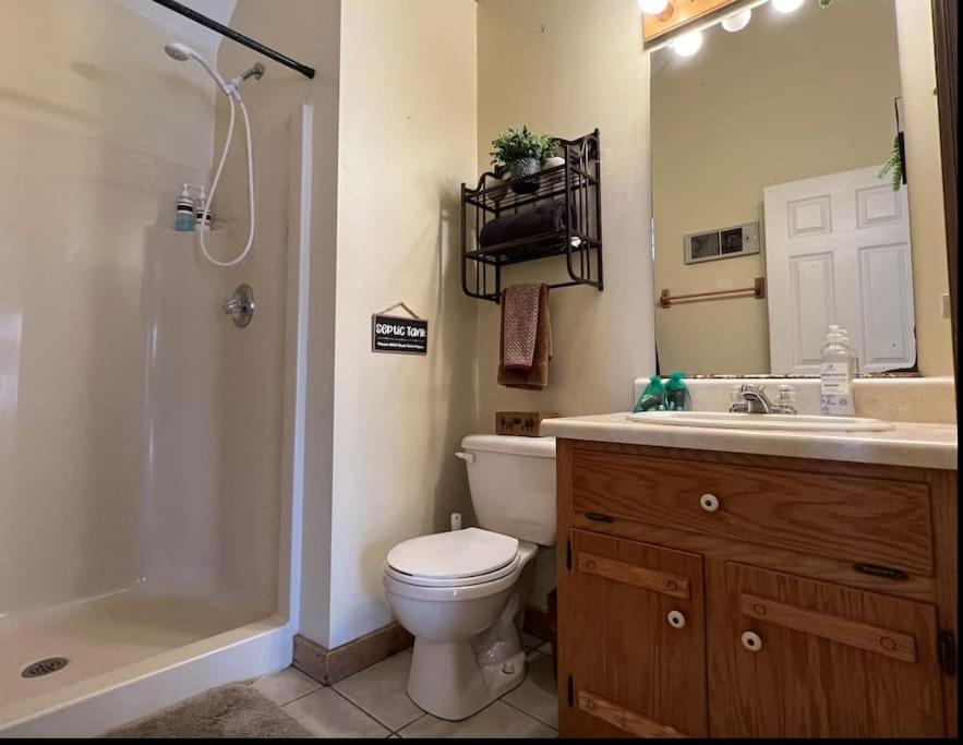 Pet Friendly & Cozy Cabin w/ Hot Tub & Fireplace - Anna view 4