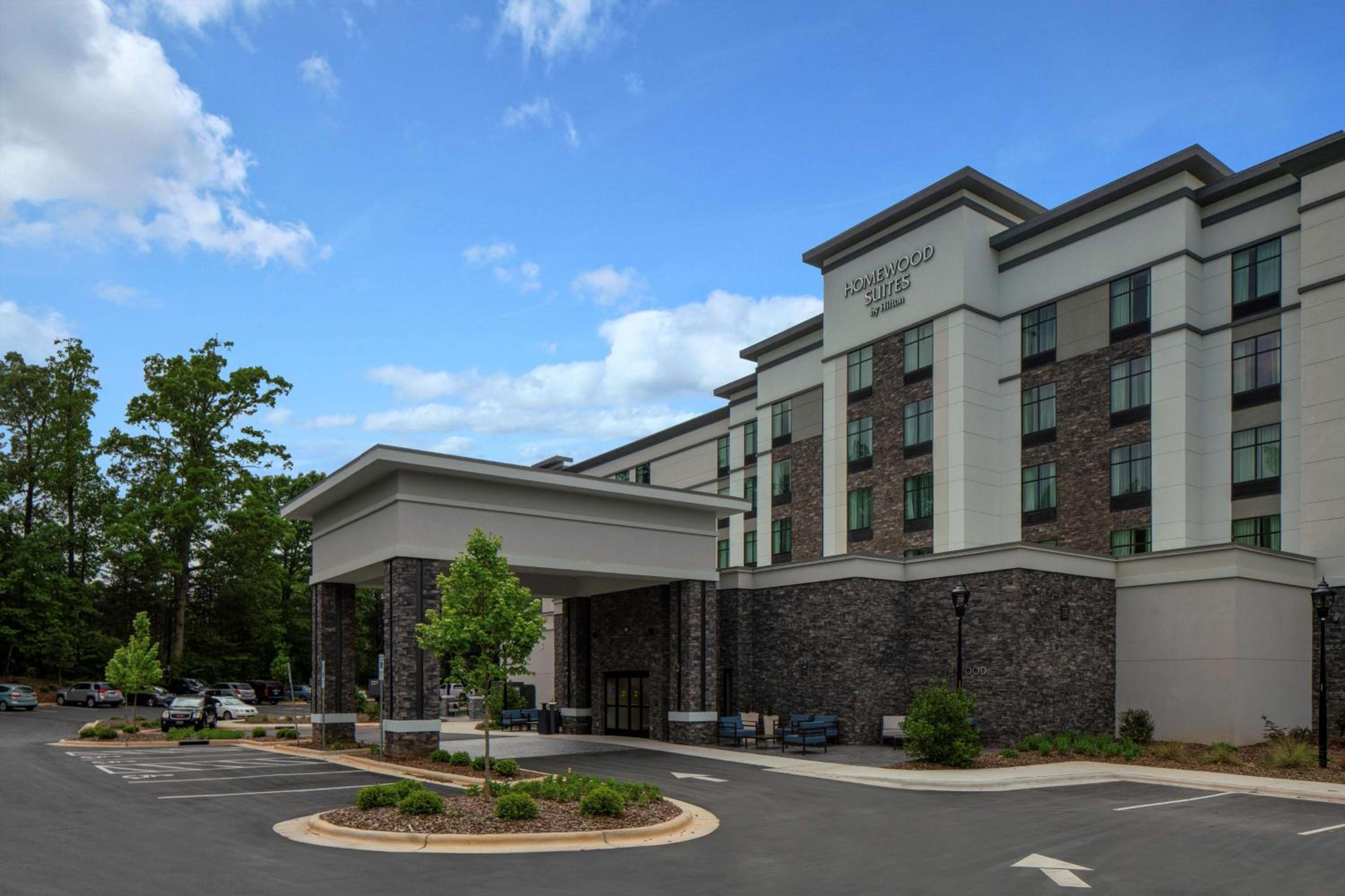 Hotel Homewood Suites By Hilton Greensboro Wendover, Nc - Image 1