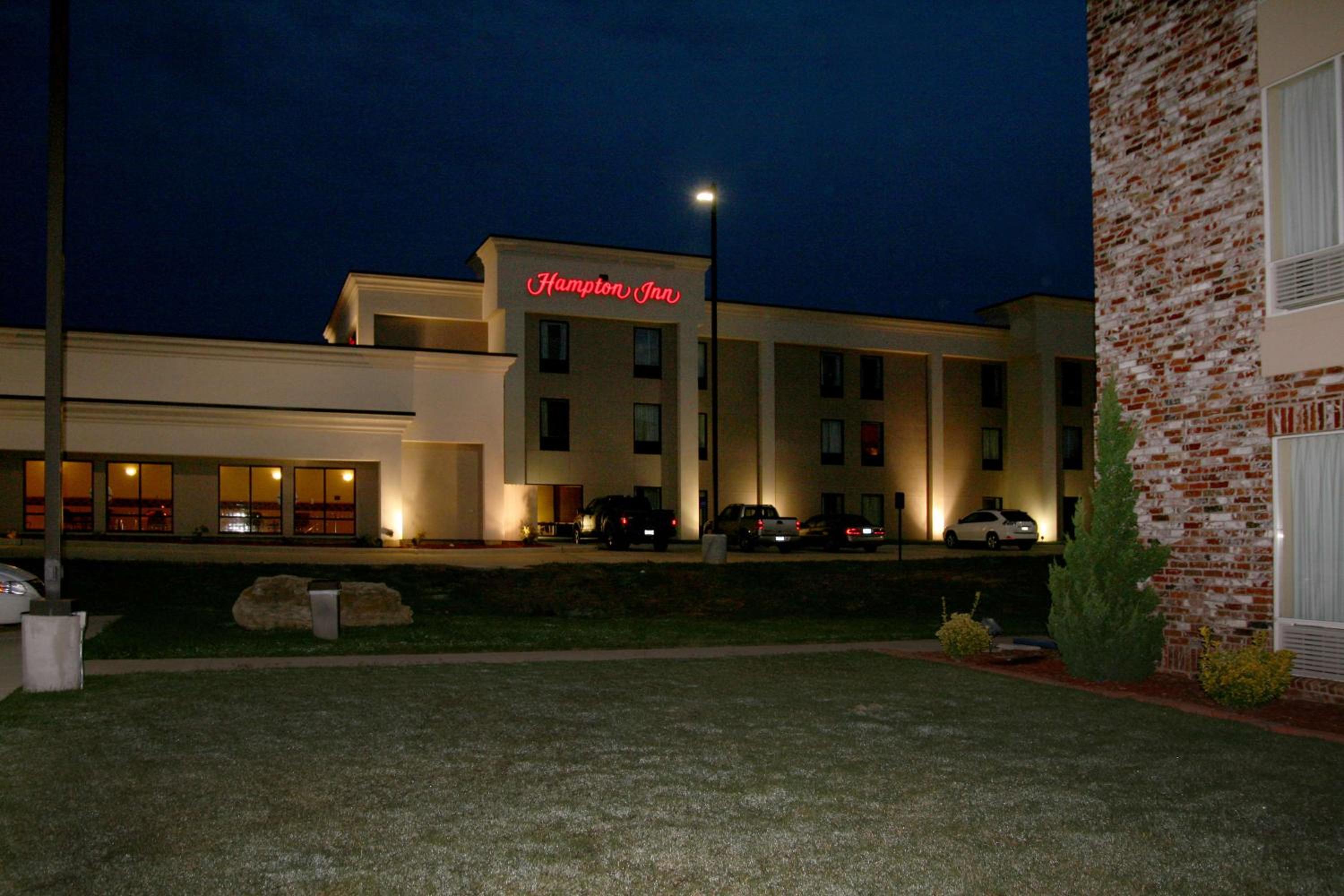 Mountain Home Vacations - Hampton Inn Mountain Home - Property Image 9