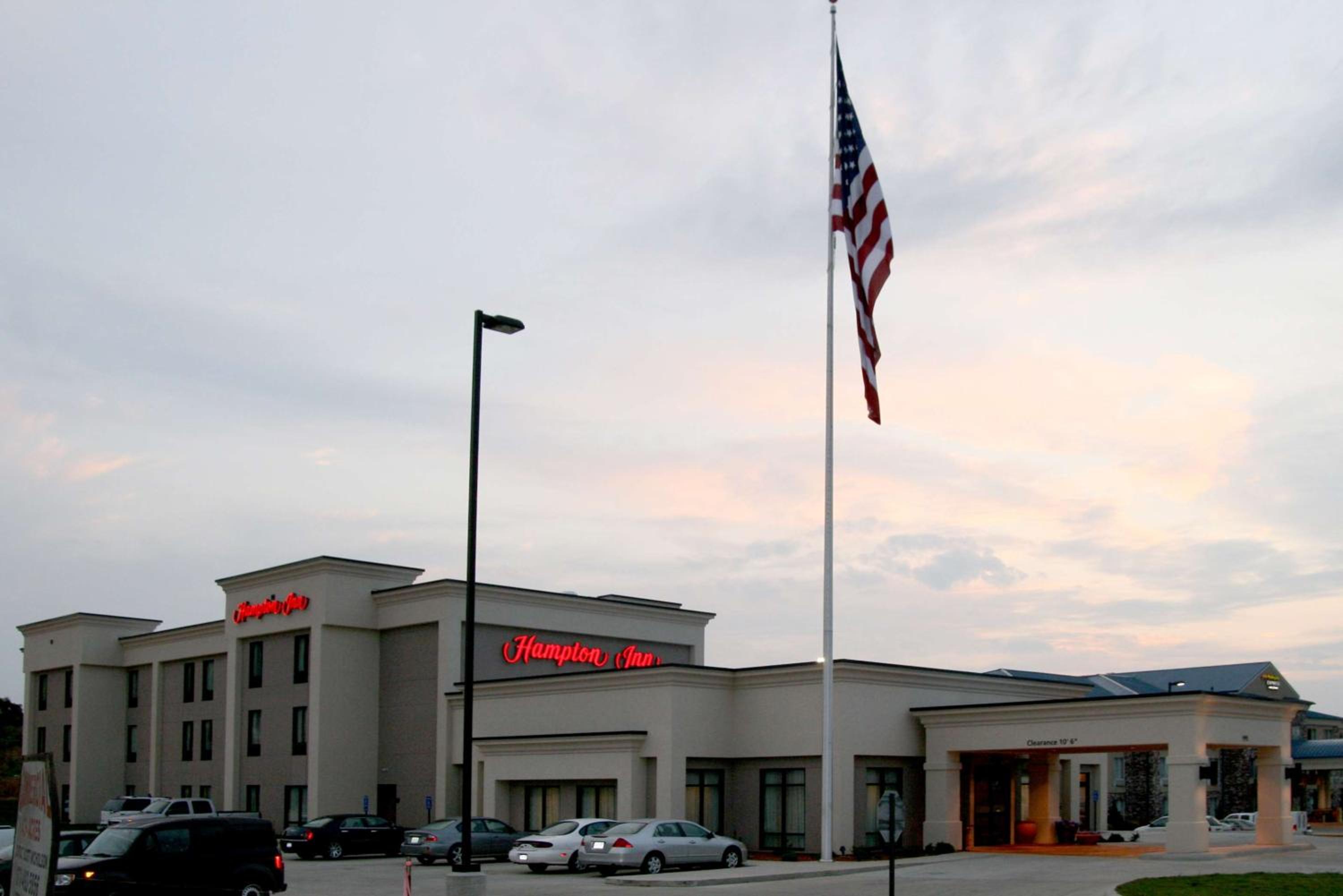 Mountain Home Vacations - Hampton Inn Mountain Home - Property Image 2