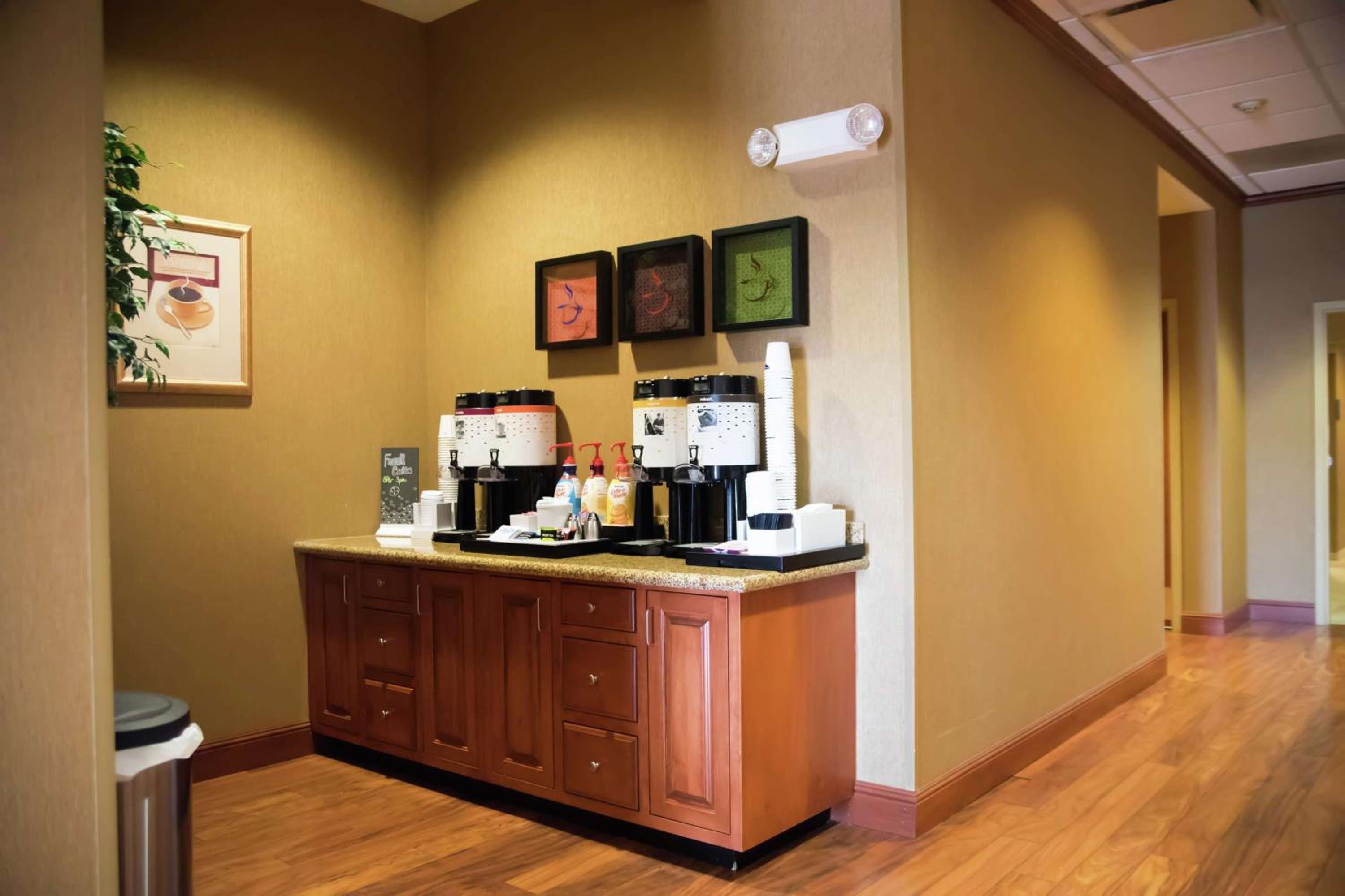 Mountain Home Vacations - Hampton Inn Mountain Home - Property Image 6