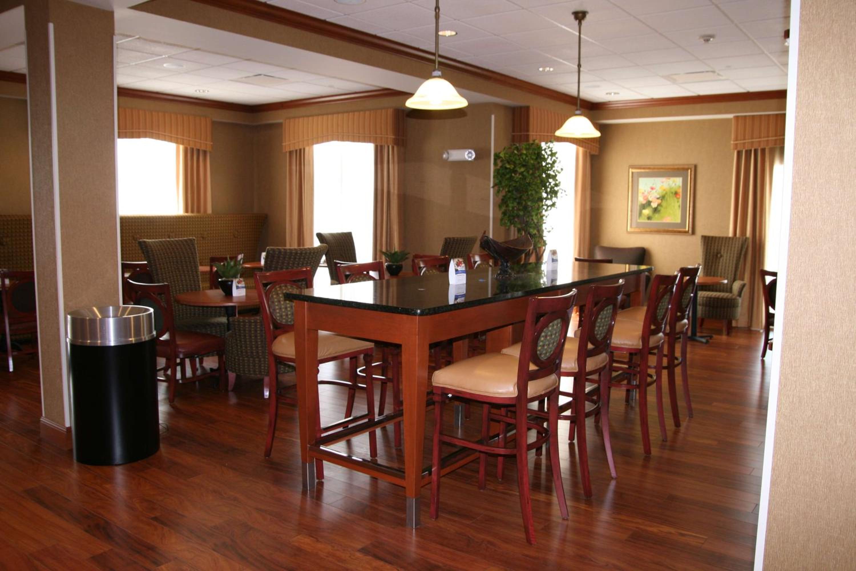 Mountain Home Vacations - Hampton Inn Mountain Home - Property Image 8