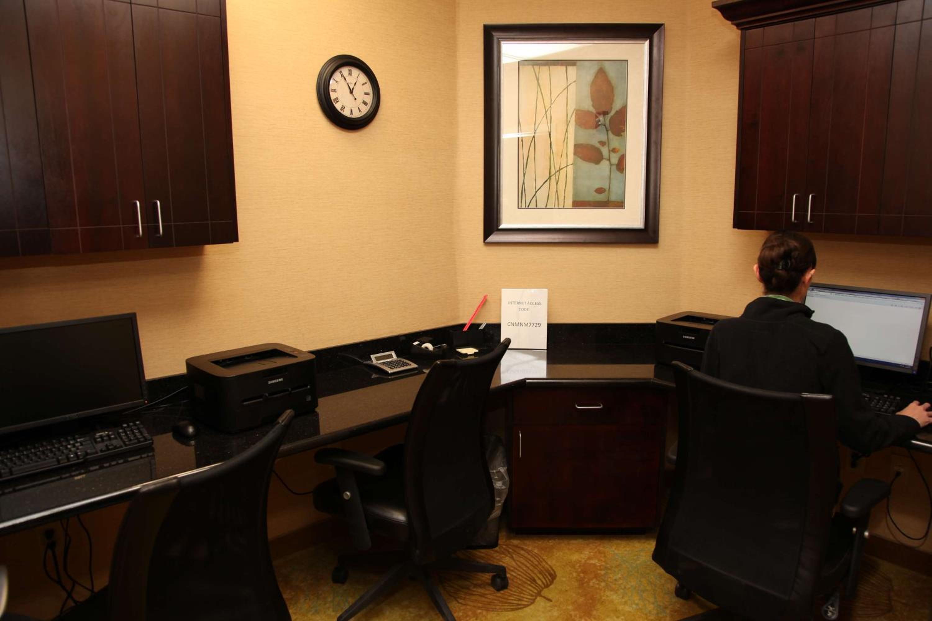 Carlsbad Vacations - Hampton Inn  Suites Carlsbad - Property Image 7