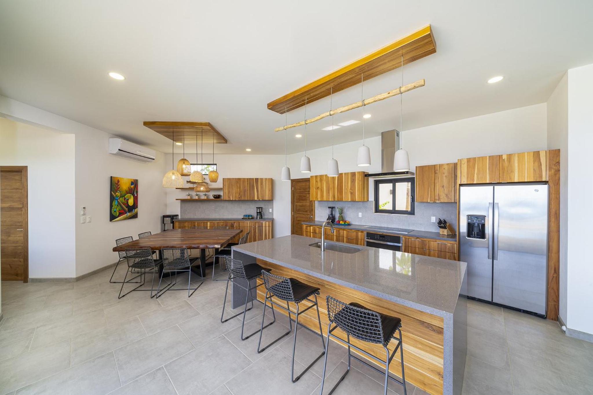 Villa Vista Pacifico - Serene Villa, Ocean View Pool, Rooftop Deck, 5 BR