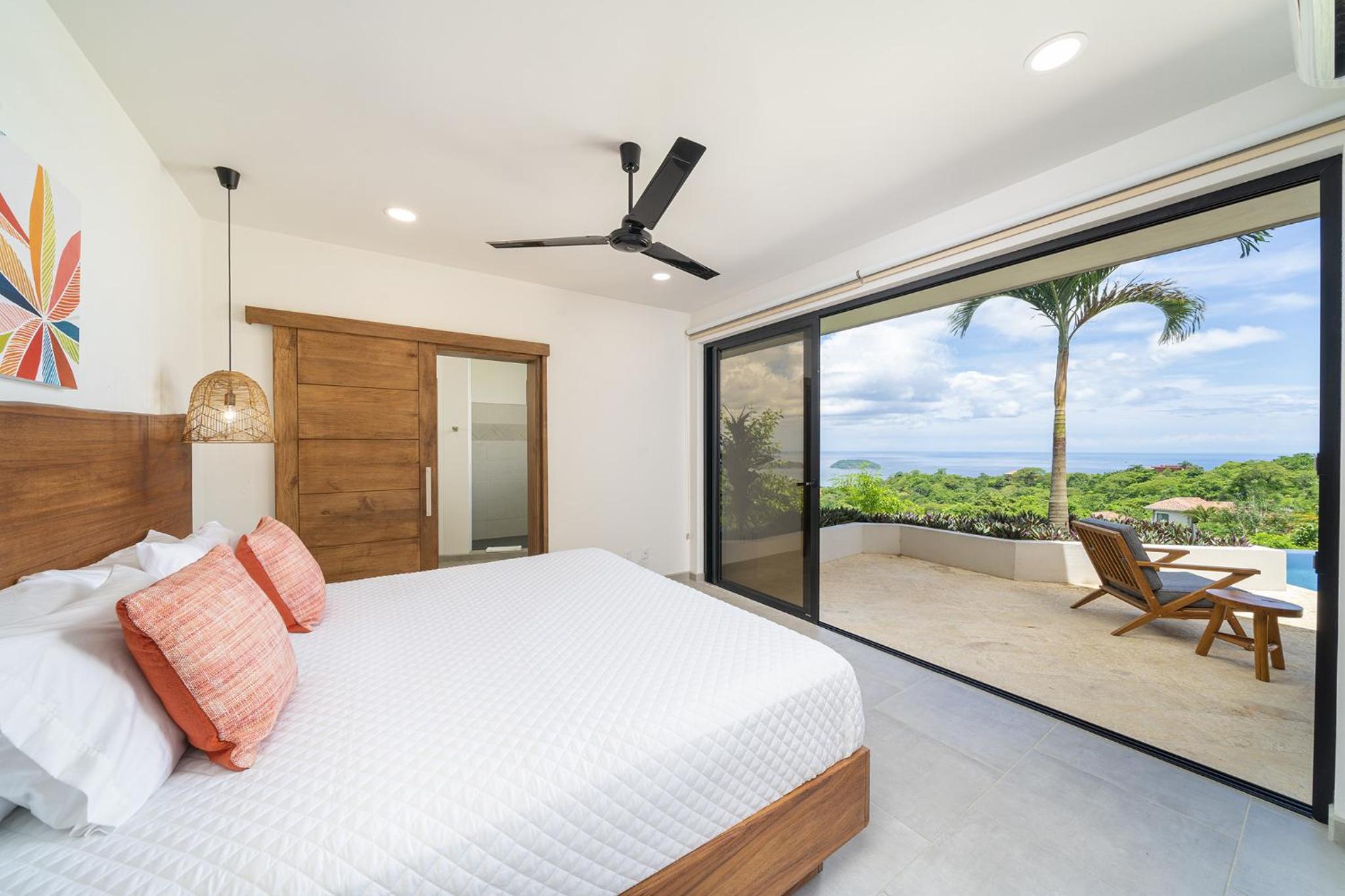 Villa Vista Pacifico - Serene Villa, Ocean View Pool, Rooftop Deck, 5 BR