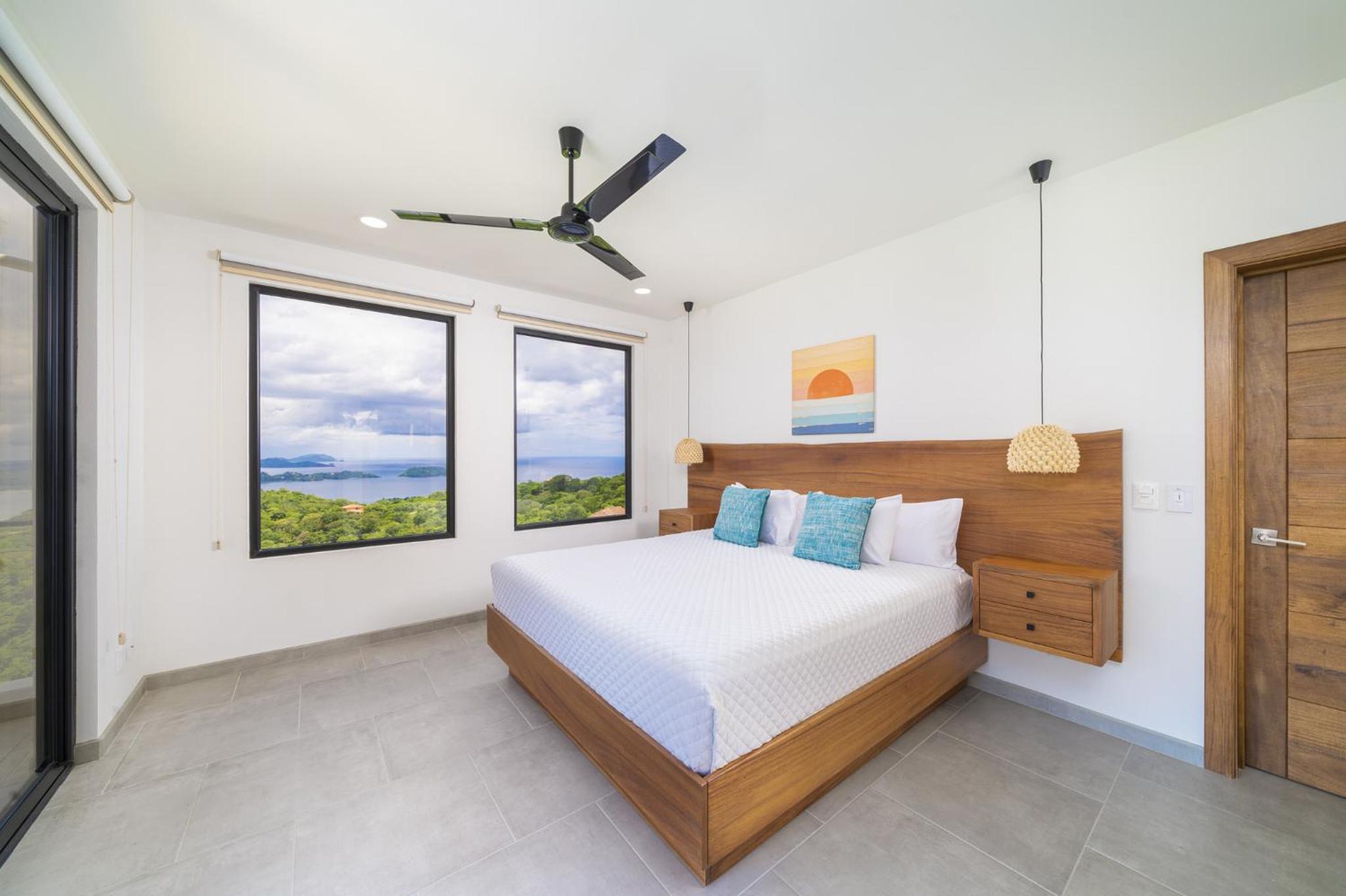 Villa Vista Pacifico - Serene Villa, Ocean View Pool, Rooftop Deck, 5 BR
