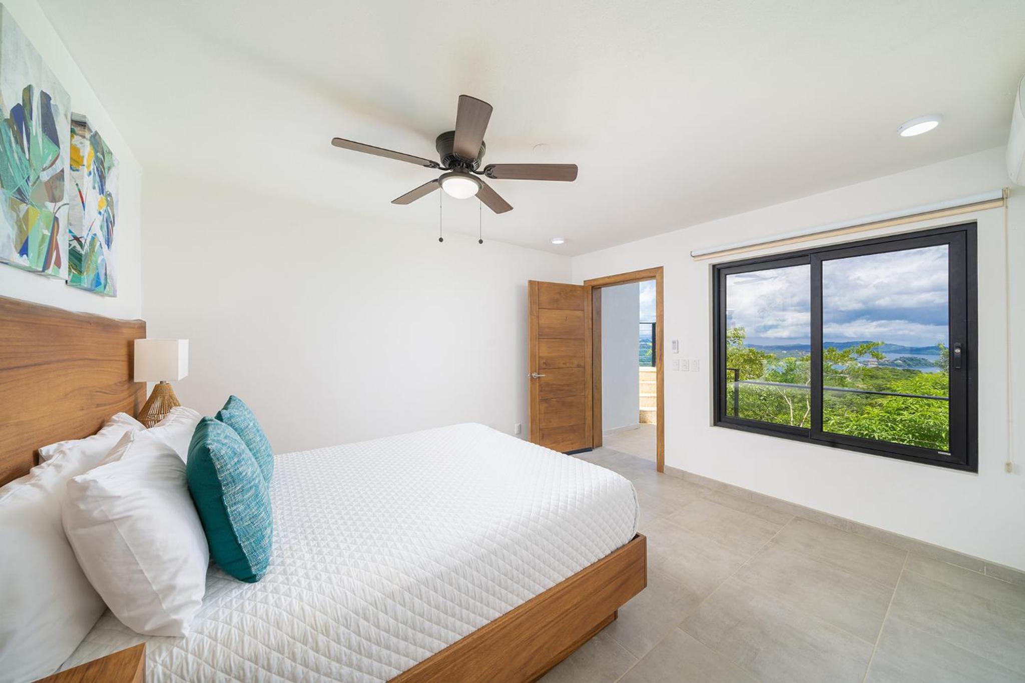 Villa Vista Pacifico - Serene Villa, Ocean View Pool, Rooftop Deck, 5 BR