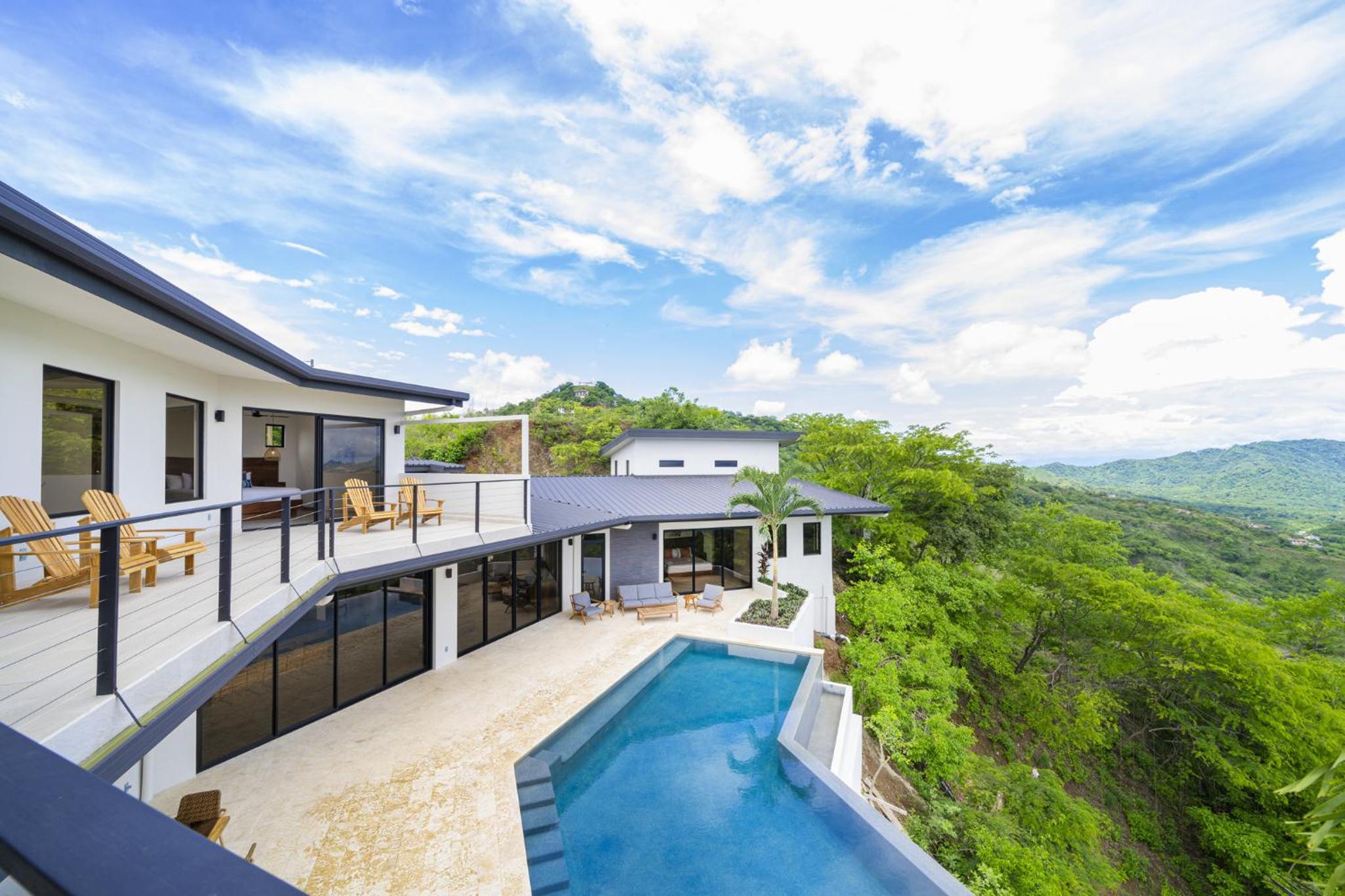 Villa Vista Pacifico - Serene Villa, Ocean View Pool, Rooftop Deck, 5 BR
