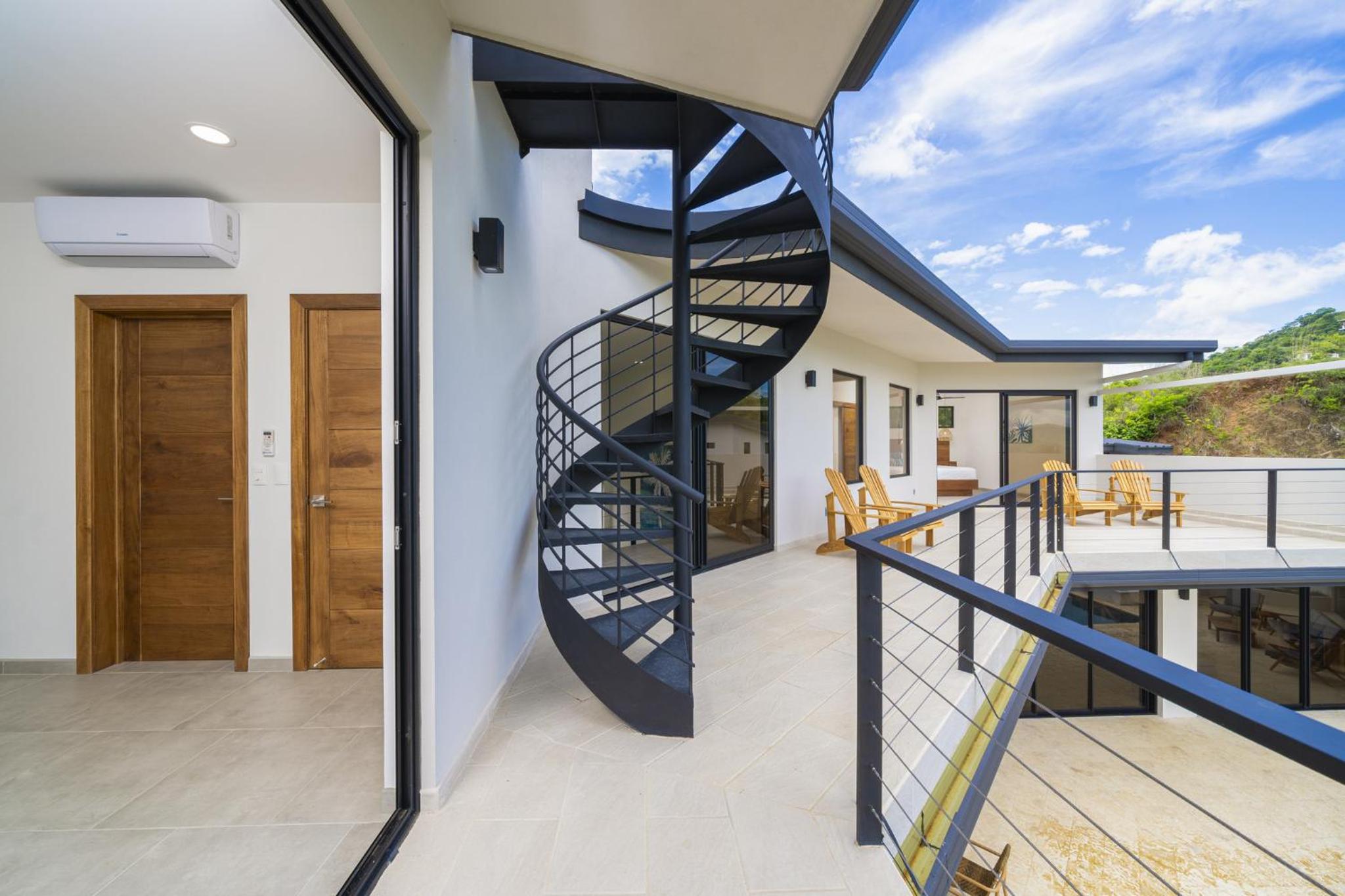 Villa Vista Pacifico - Serene Villa, Ocean View Pool, Rooftop Deck, 5 BR