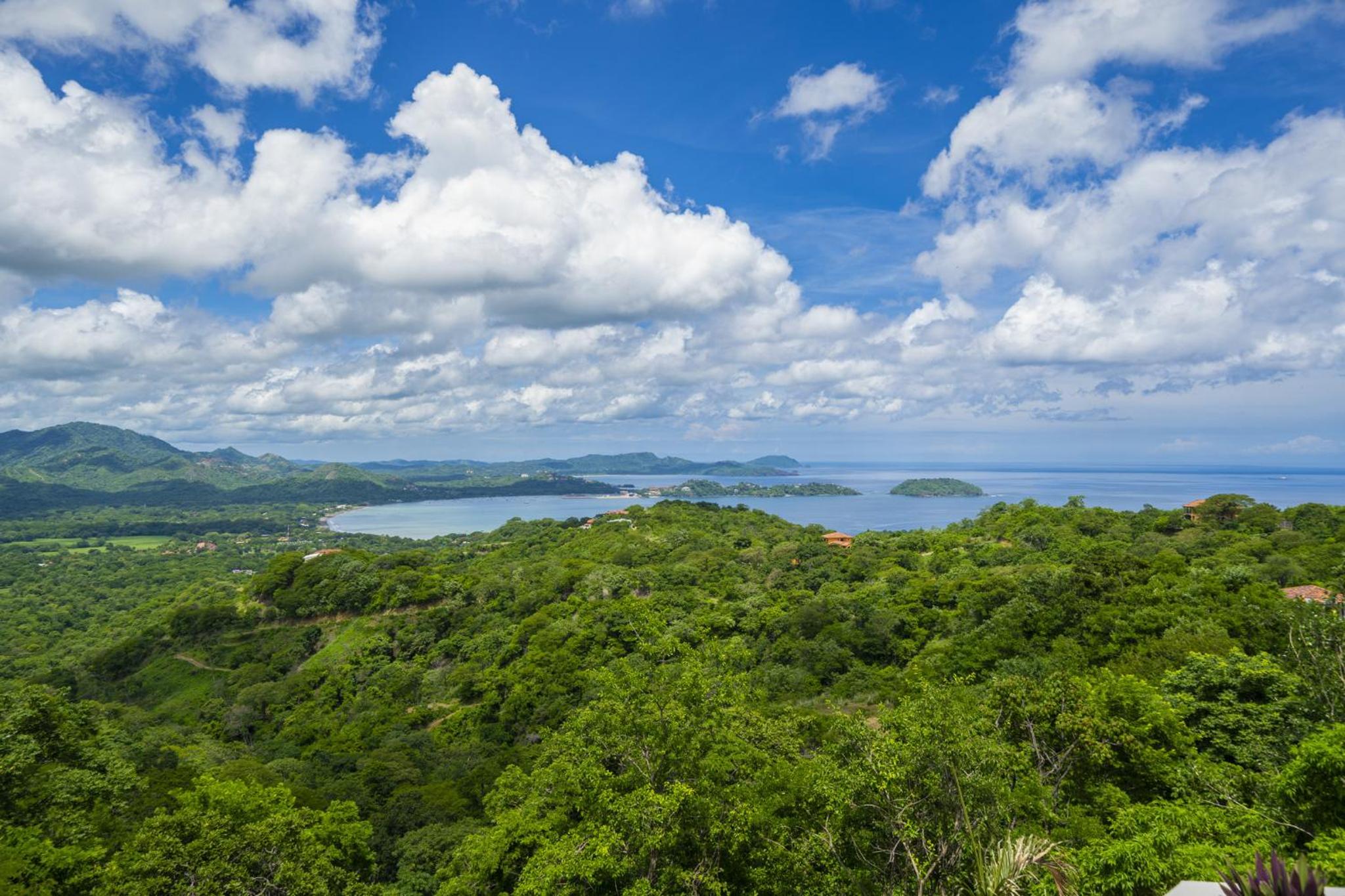 Villa Vista Pacifico - Serene Villa, Ocean View Pool, Rooftop Deck, 5 BR