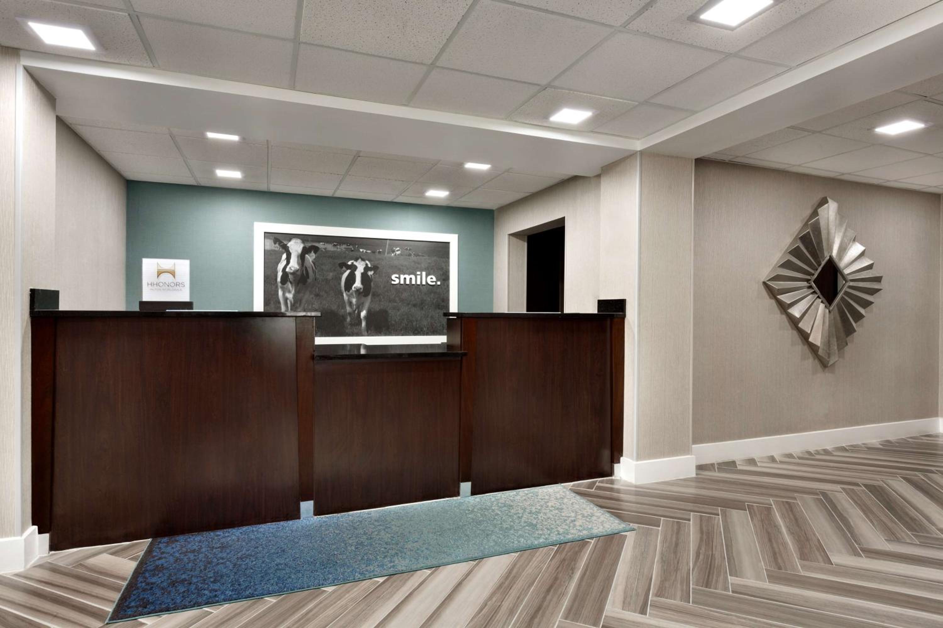 Waycross Vacations - Hampton Inn Waycross - Property Image 3