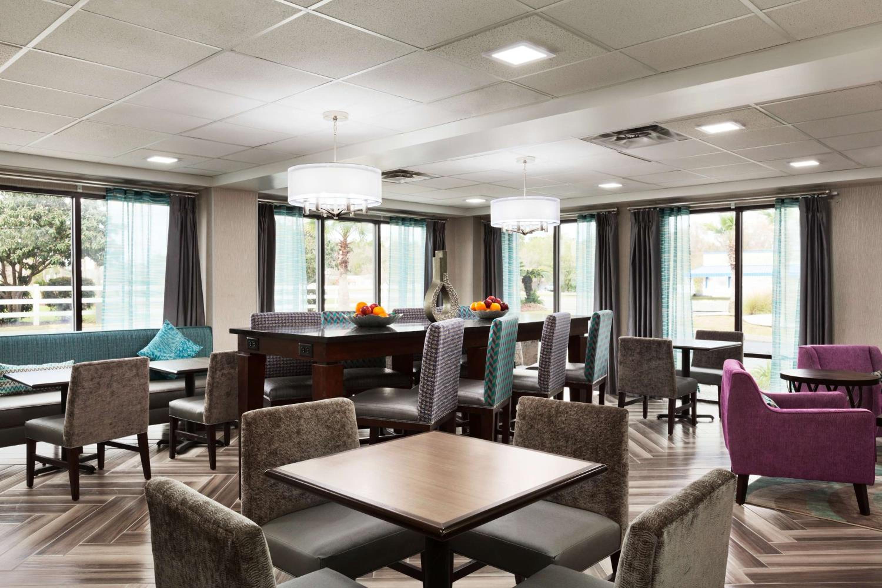 Waycross Vacations - Hampton Inn Waycross - Property Image 4