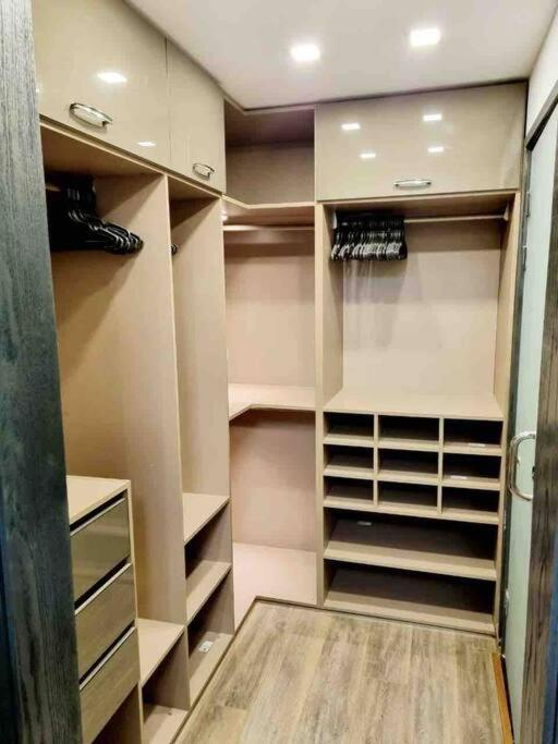 Apartment in tag sultan compound