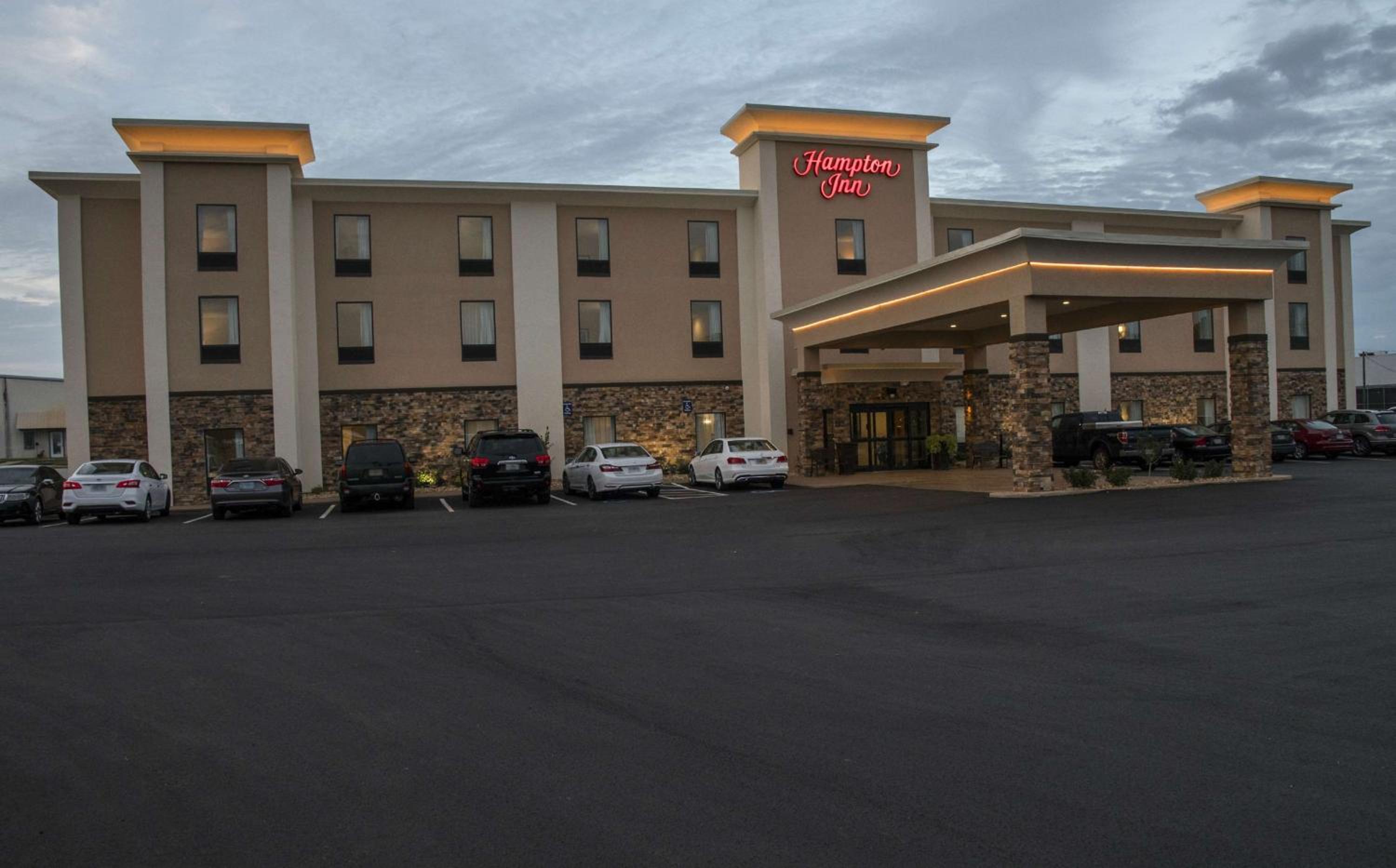 Anderson Vacations - Hampton Inn Hartwell Ga - Property Image 1