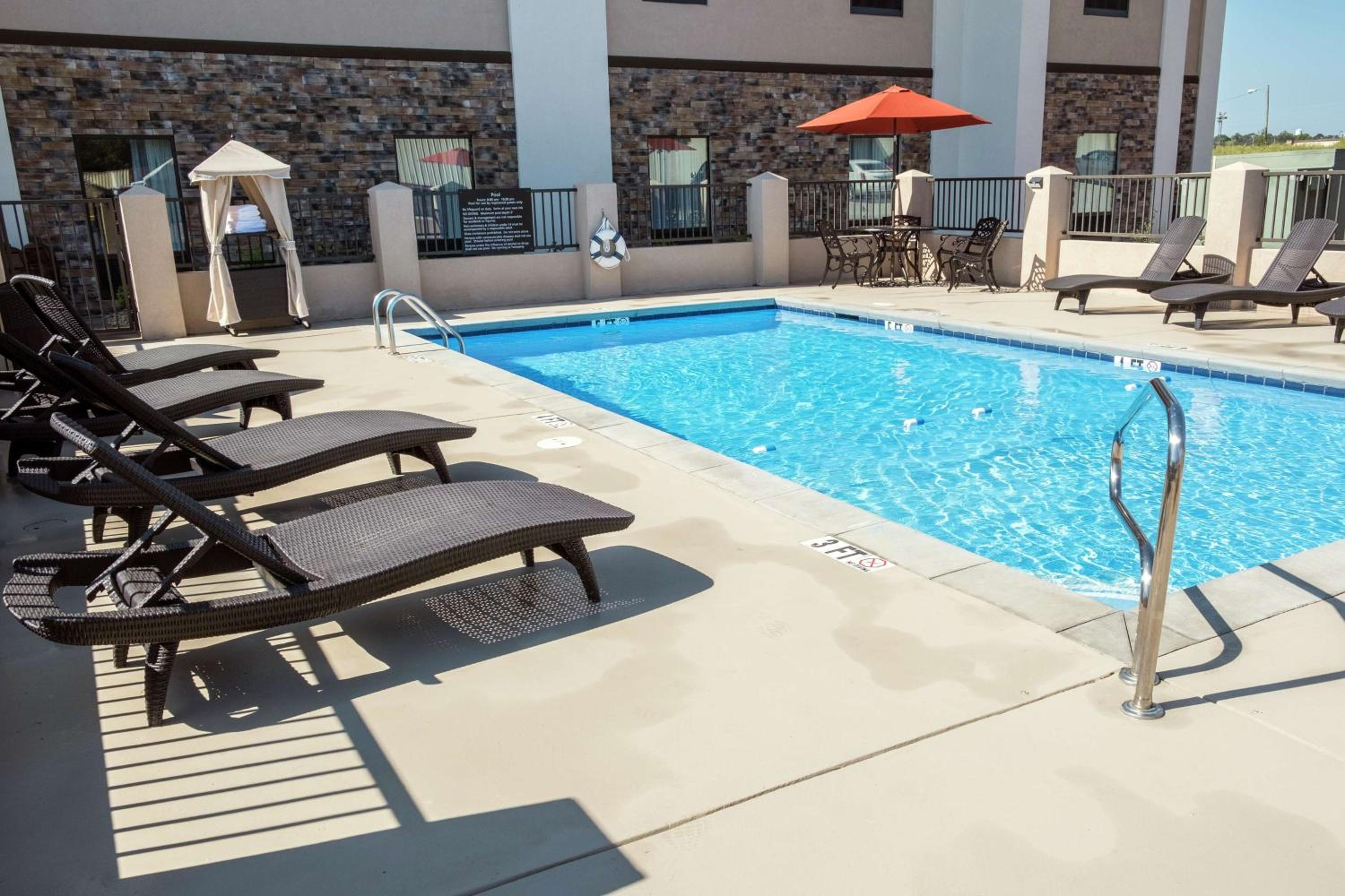 Anderson Vacations - Hampton Inn Hartwell Ga - Property Image 4