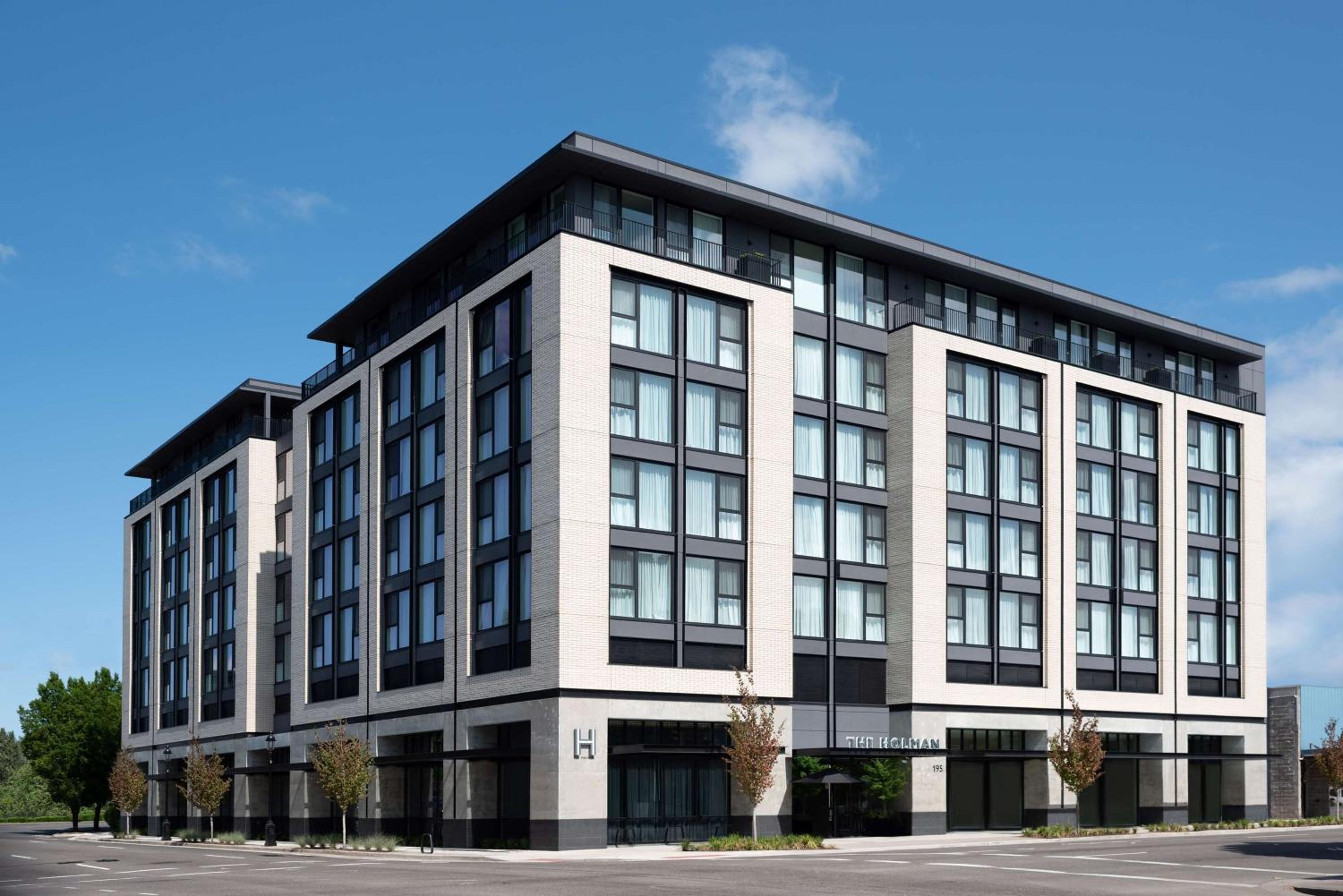 Hotel Holman Riverfront Park Hotel Salem, Tapestry By Hilton - Image 1