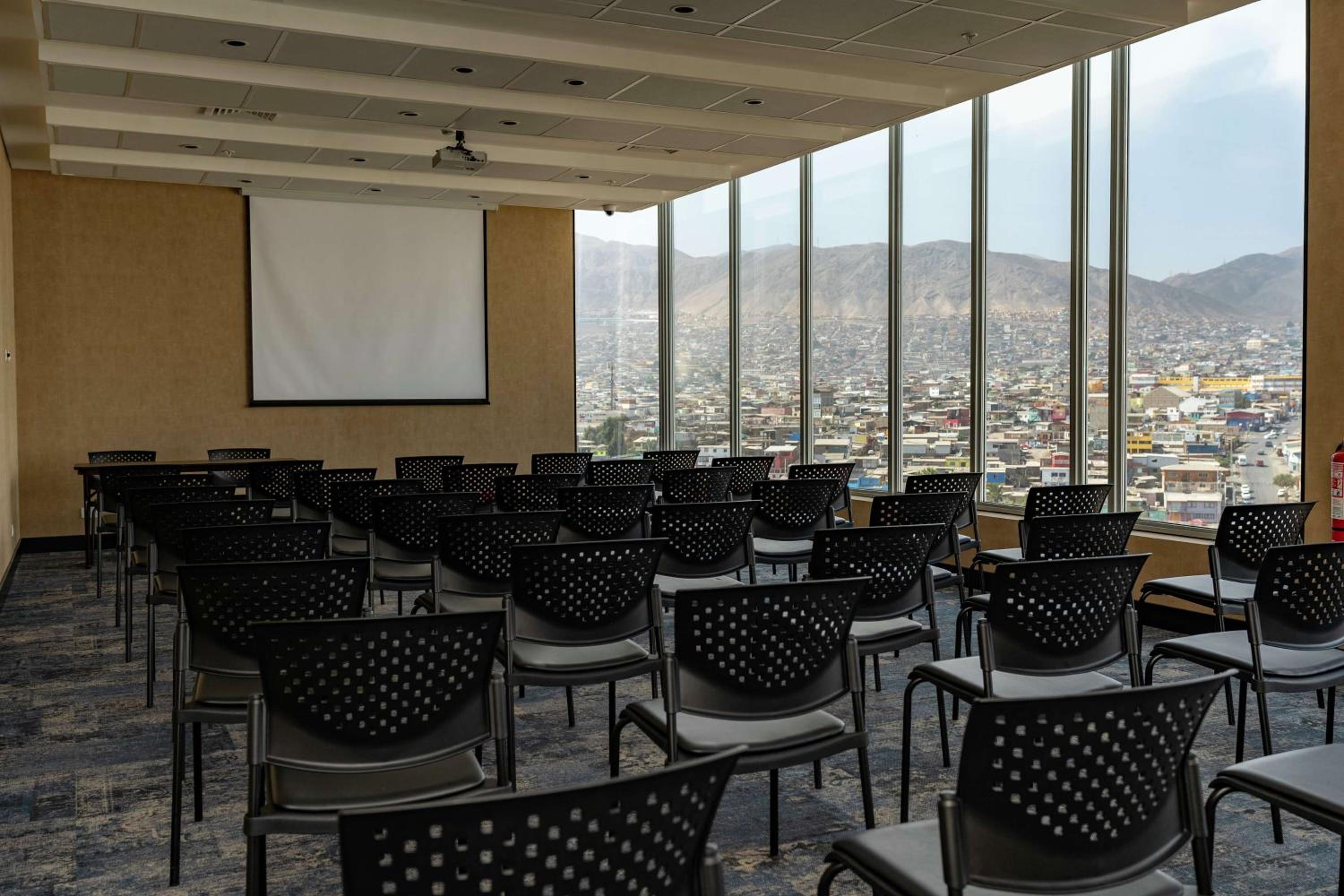 Antofagasta Vacations - Hampton By Hilton Antofagasta - Property Image 7