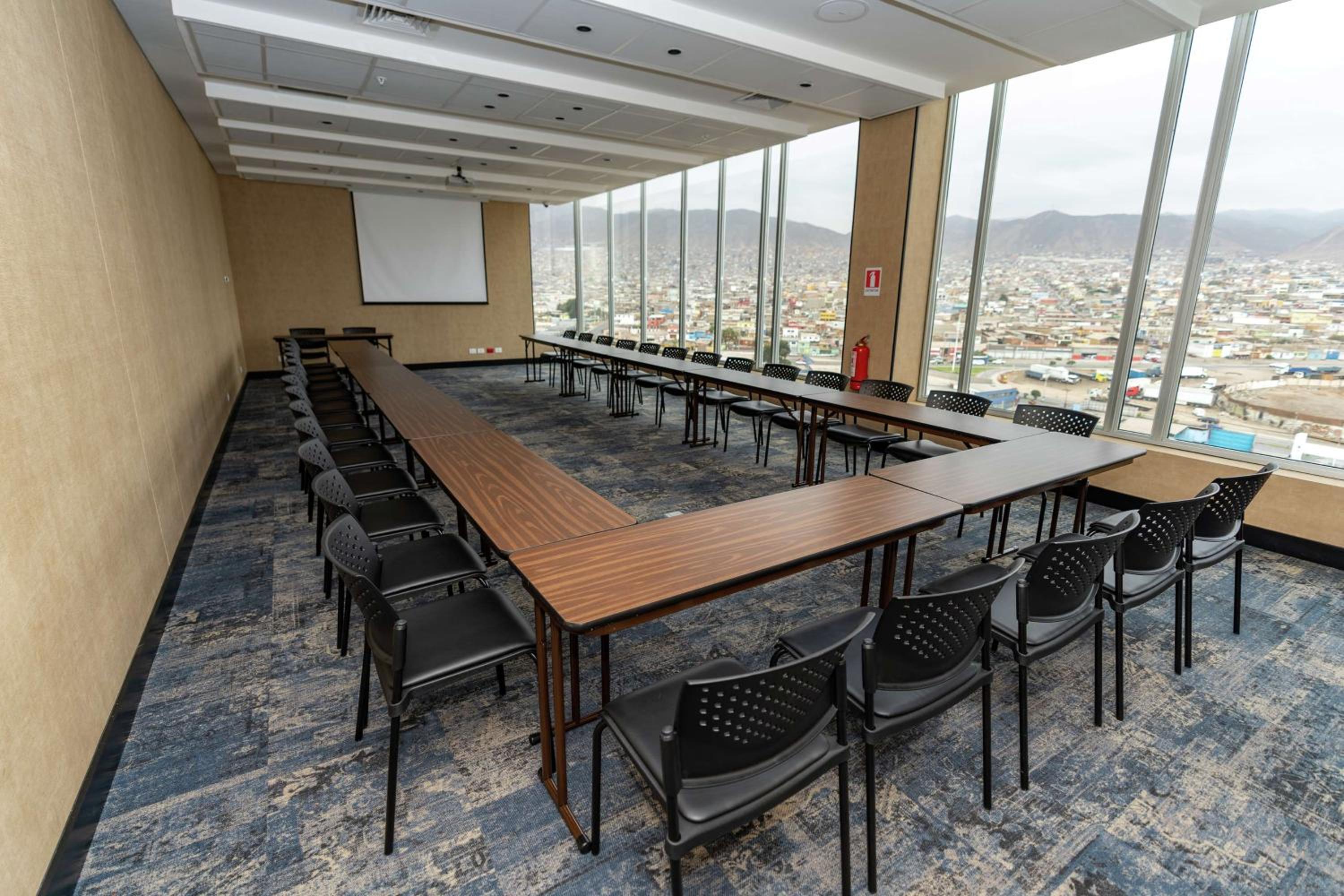 Antofagasta Vacations - Hampton By Hilton Antofagasta - Property Image 8
